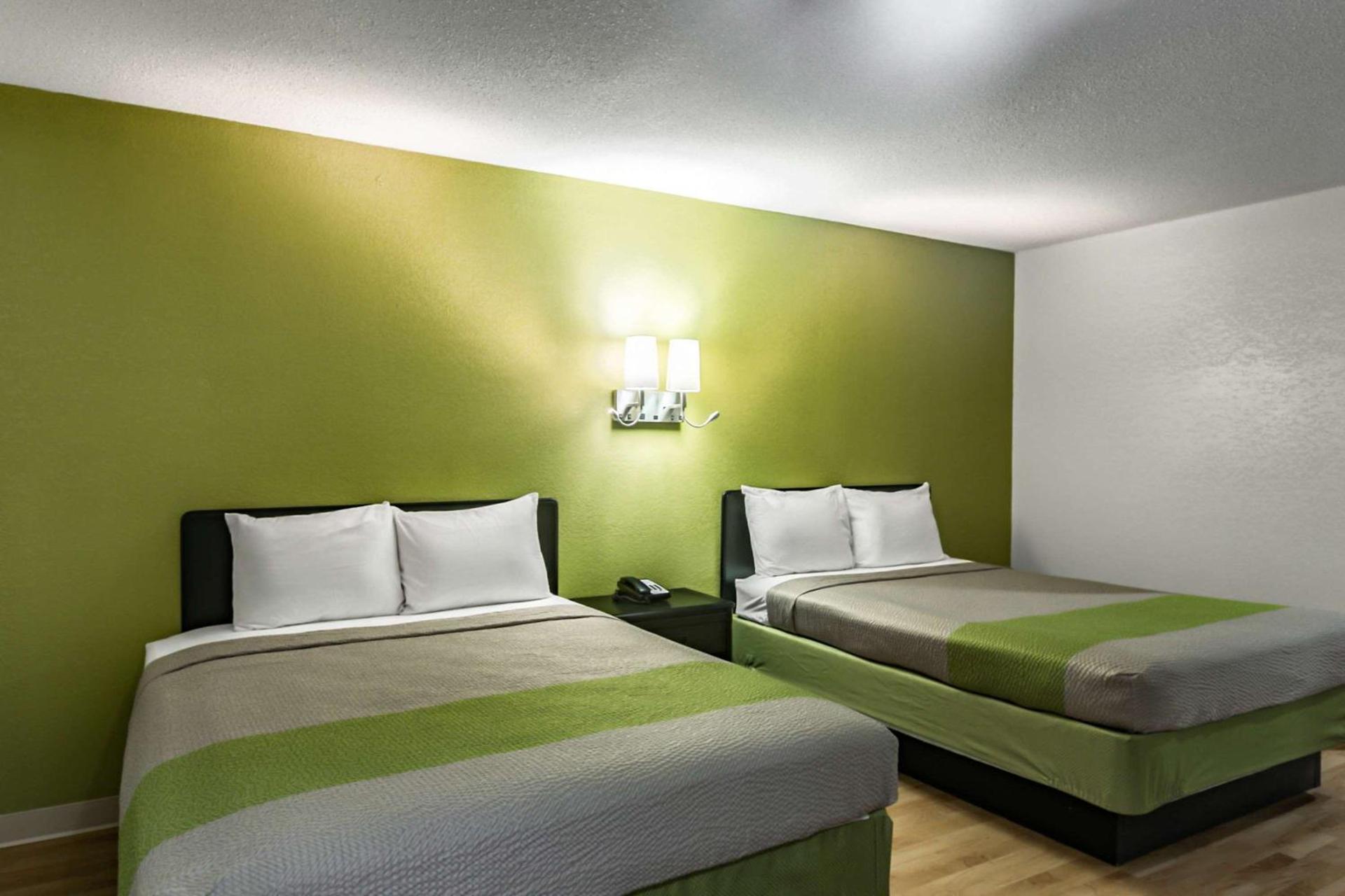 Motel 6-Augusta, KS photo 13