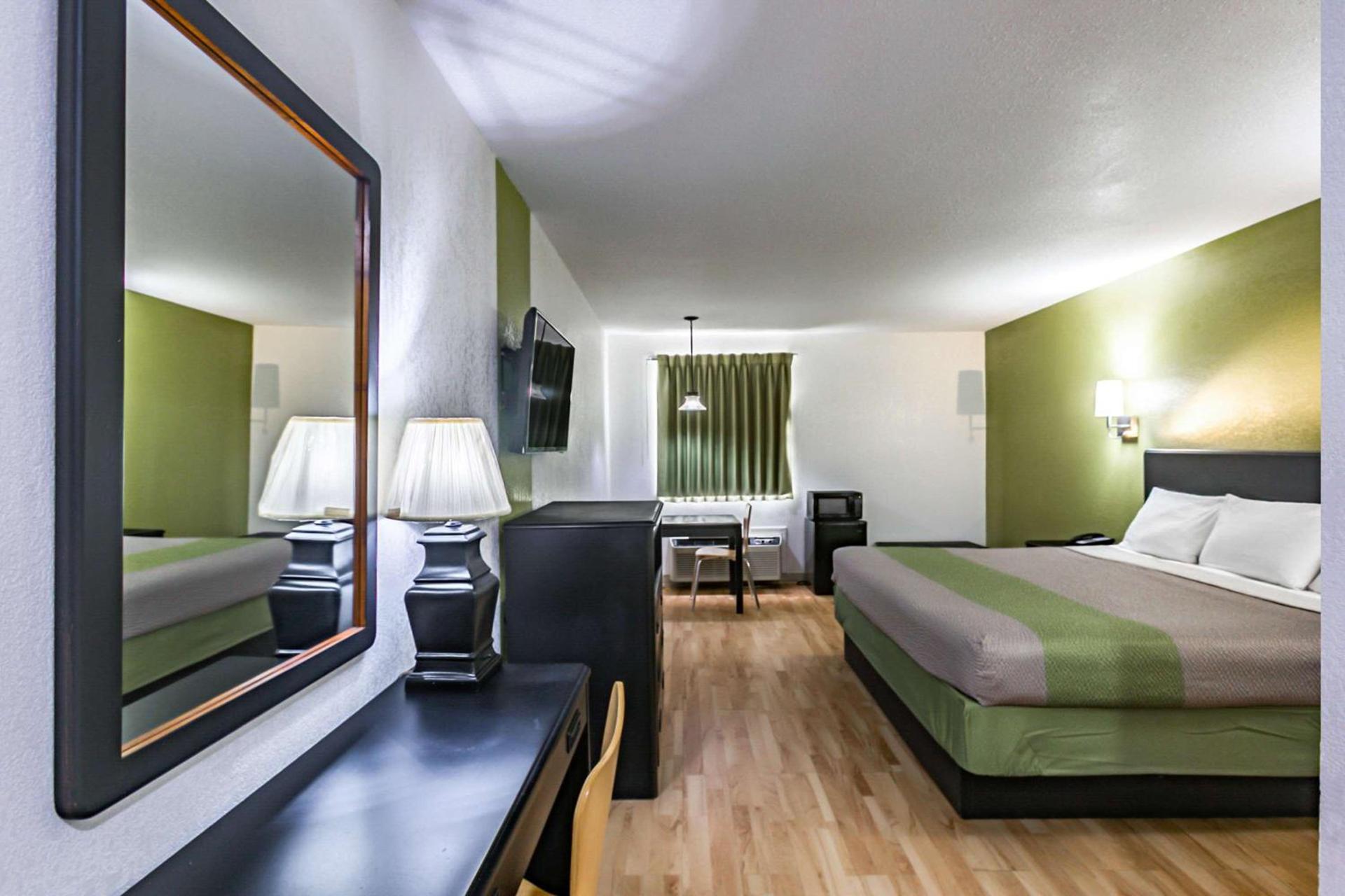 Motel 6-Augusta, KS photo 8