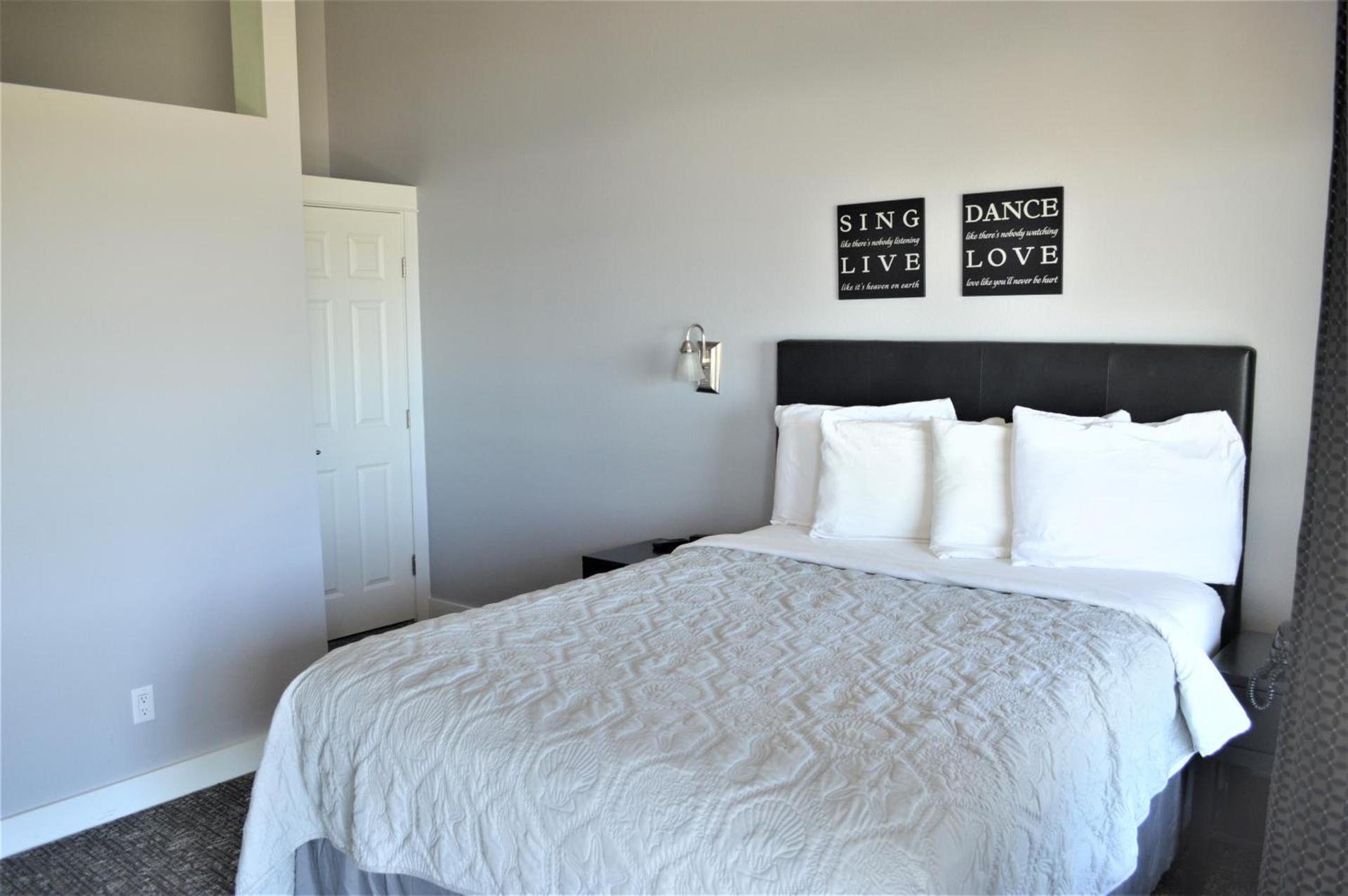 Beachfront Manor Hotel photo 18