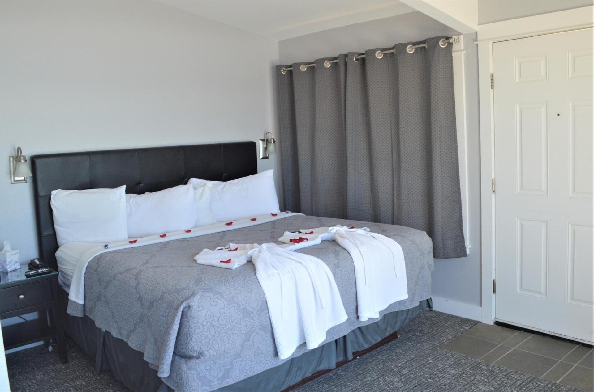 Beachfront Manor Hotel photo 13