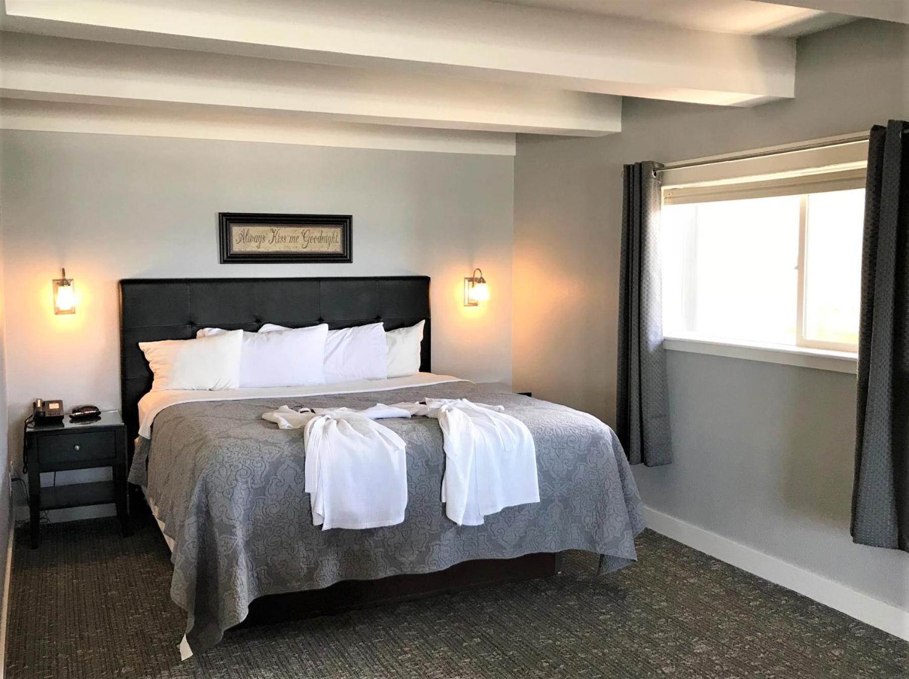 Beachfront Manor Hotel photo 15