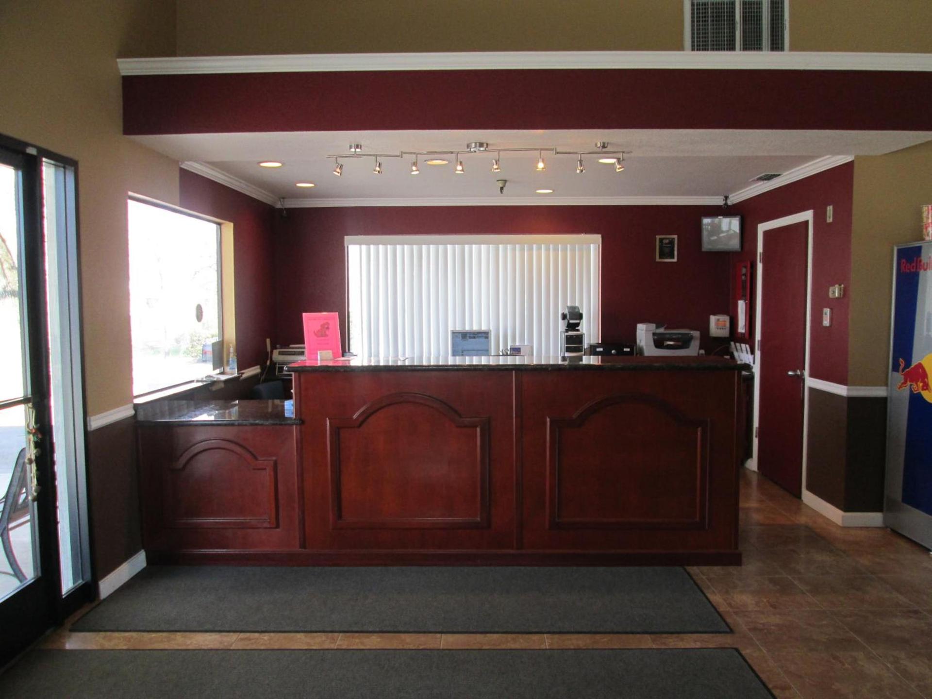 Valley Oaks Inn Woodland photo 2