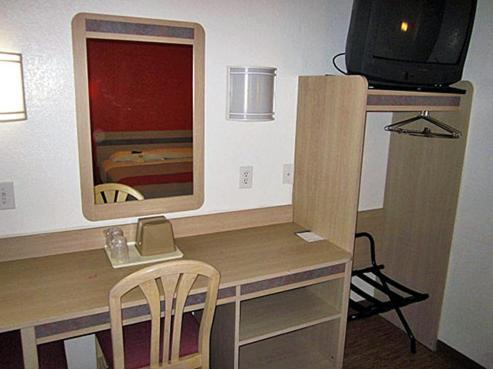 Motel 6-McKinney, TX - North photo 4