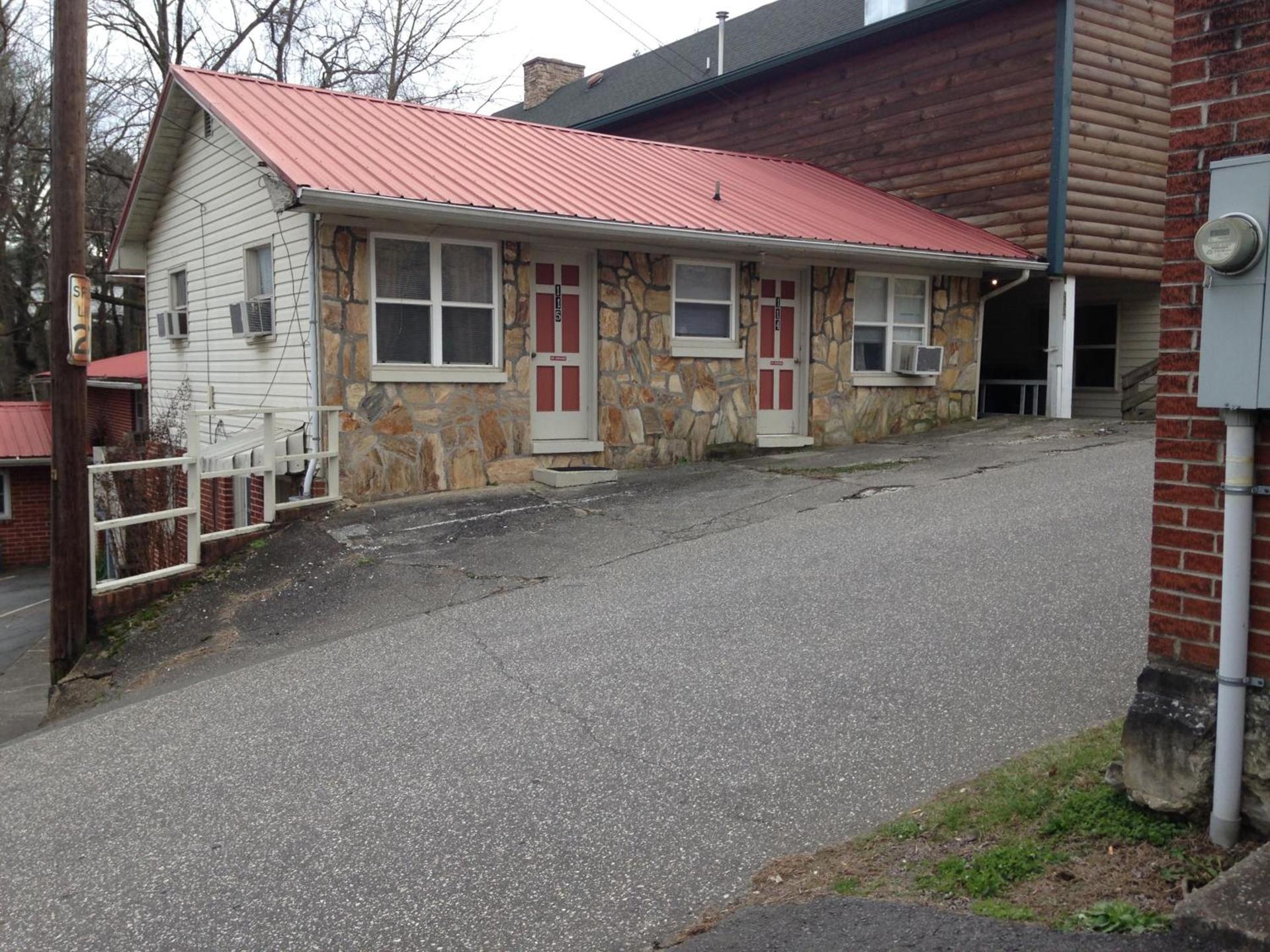 Phillips Historic Motel & Cottages photo 62