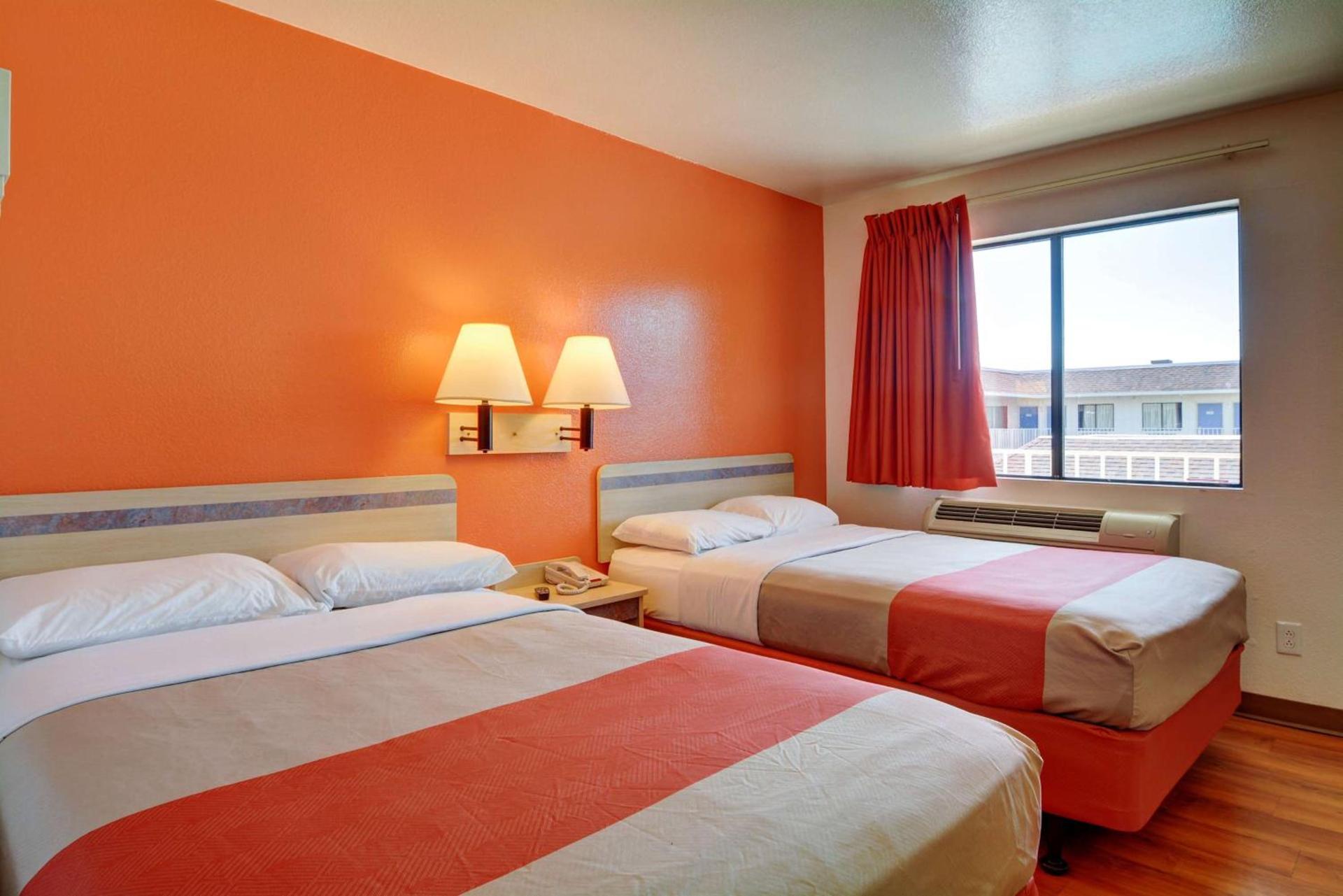 Motel 6-Windsor Locks, CT - Hartford photo 17
