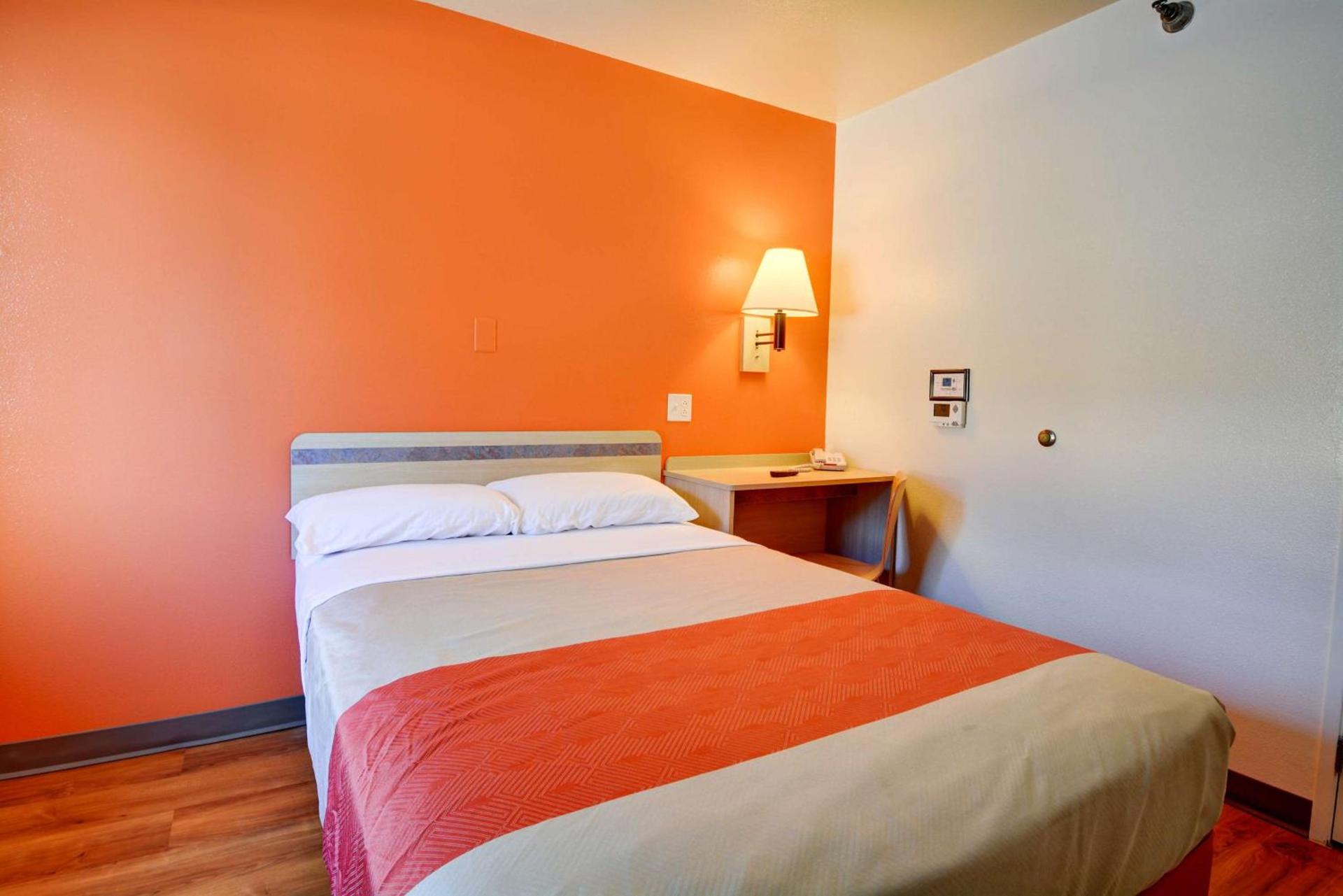Motel 6-Windsor Locks, CT - Hartford photo 18