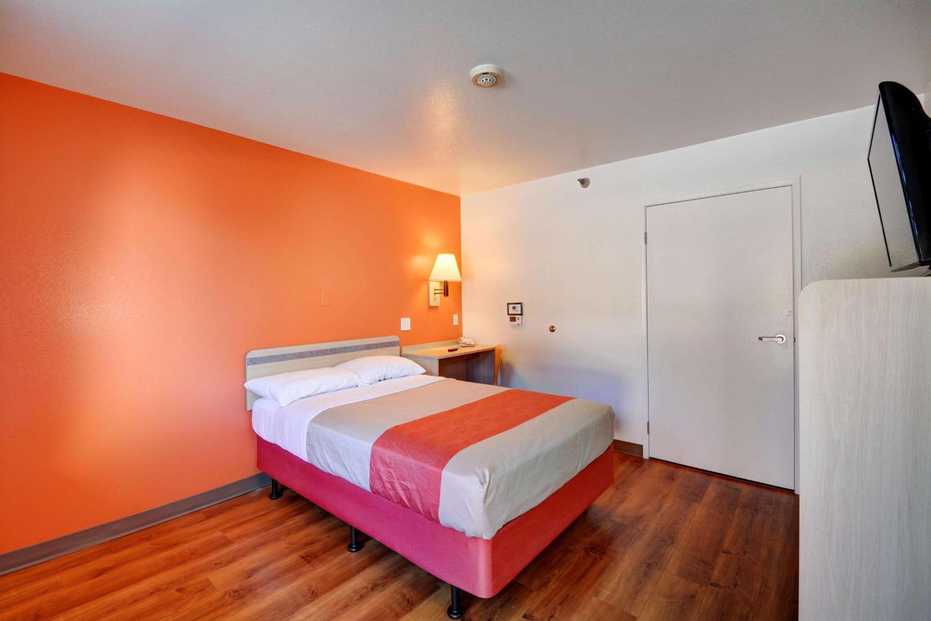 Motel 6-Windsor Locks, CT - Hartford photo 20