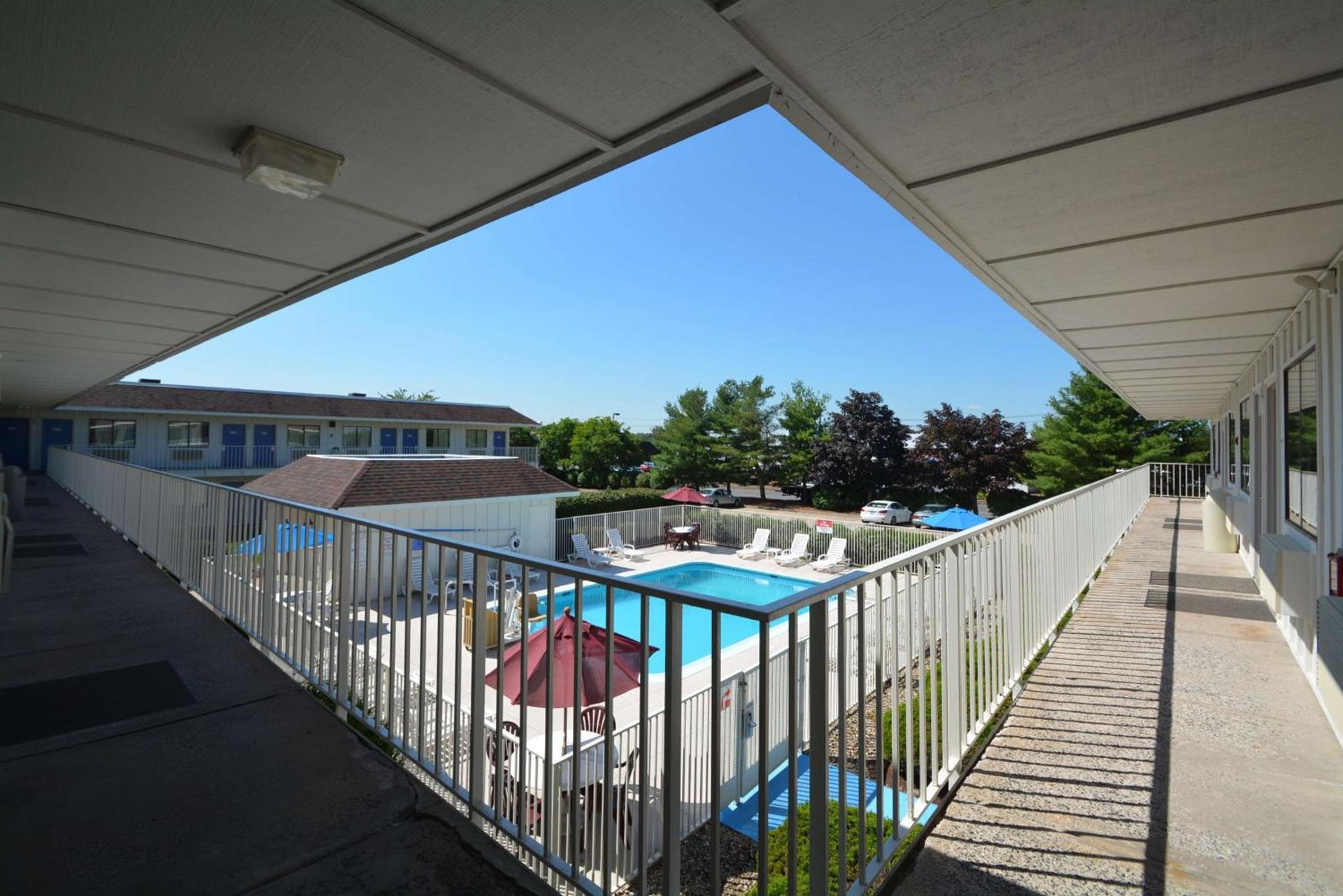 Motel 6-Windsor Locks, CT - Hartford photo 5