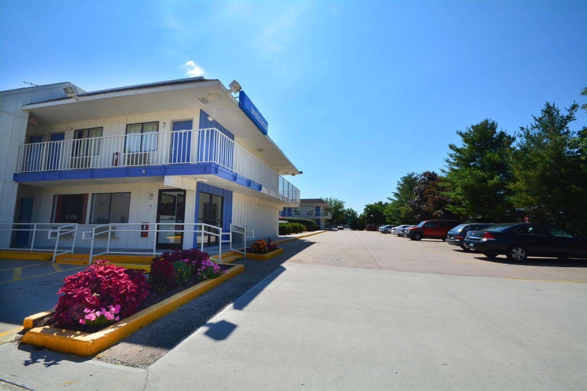 Motel 6-Windsor Locks, CT - Hartford photo 3