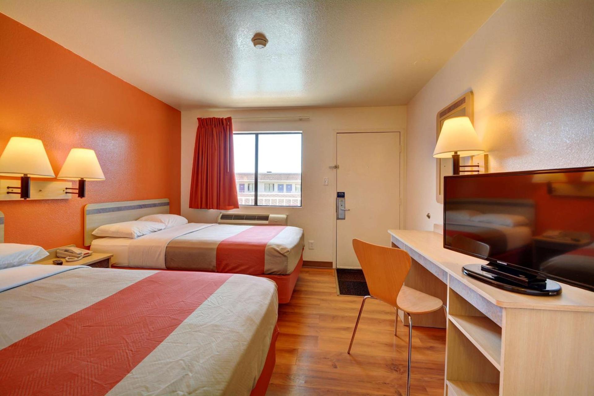 Motel 6-Windsor Locks, CT - Hartford photo 16