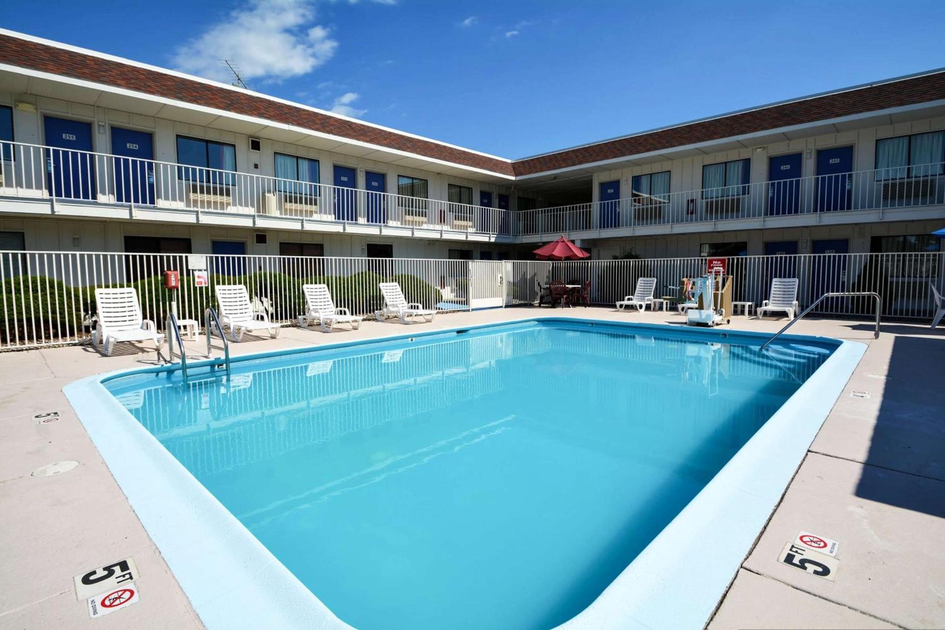 Motel 6-Windsor Locks, CT - Hartford photo 7
