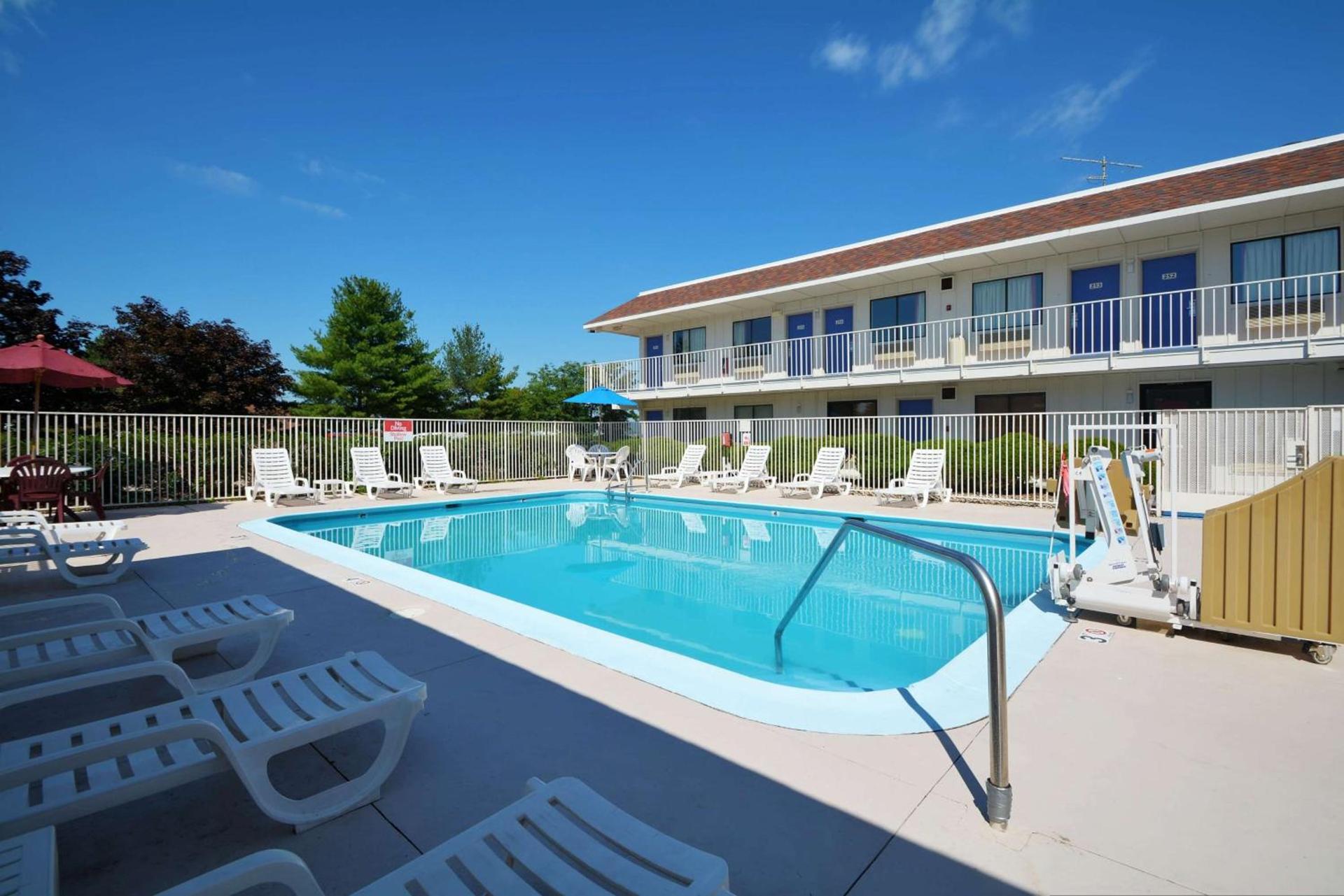 Motel 6-Windsor Locks, CT - Hartford photo 8