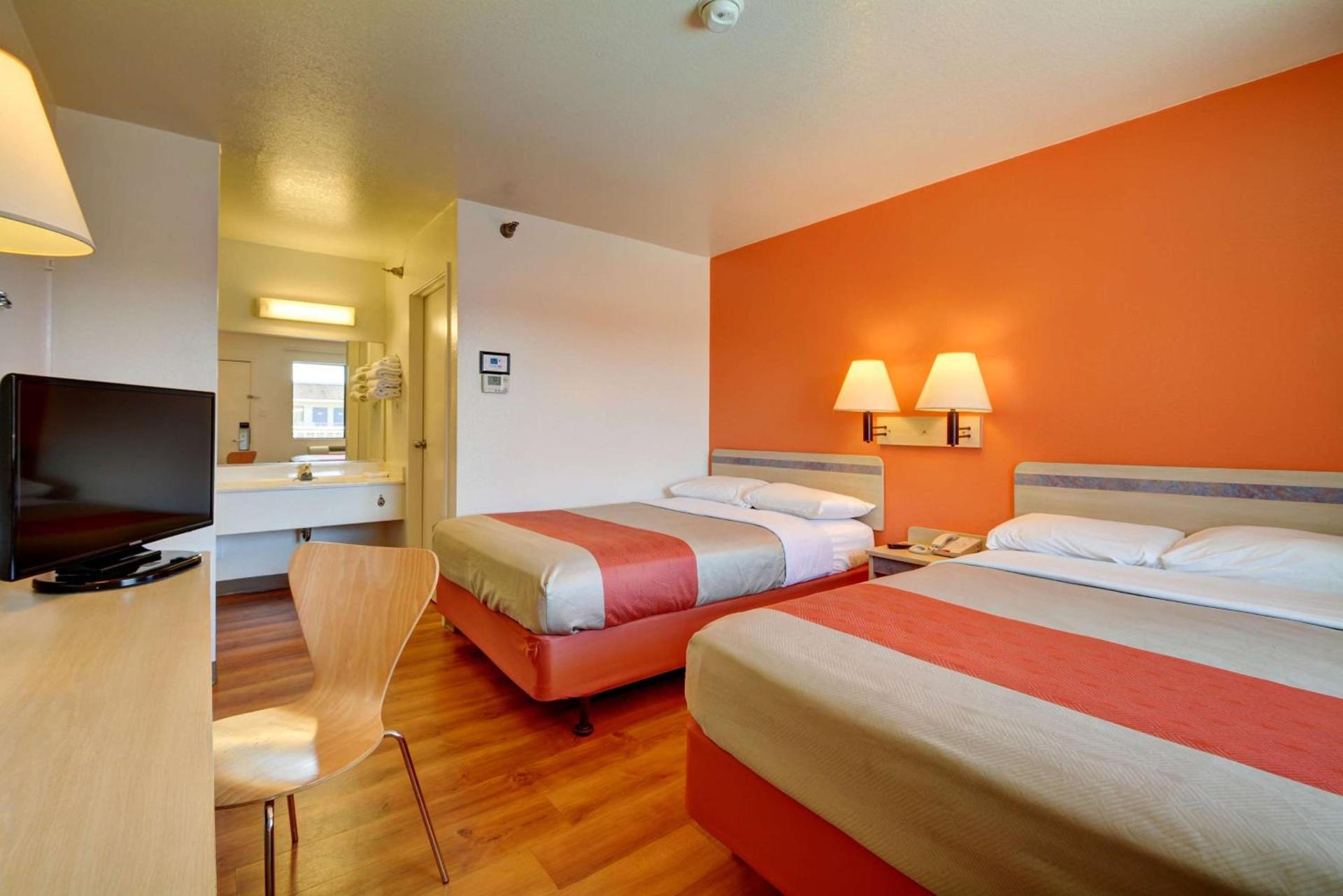 Motel 6-Windsor Locks, CT - Hartford photo 15