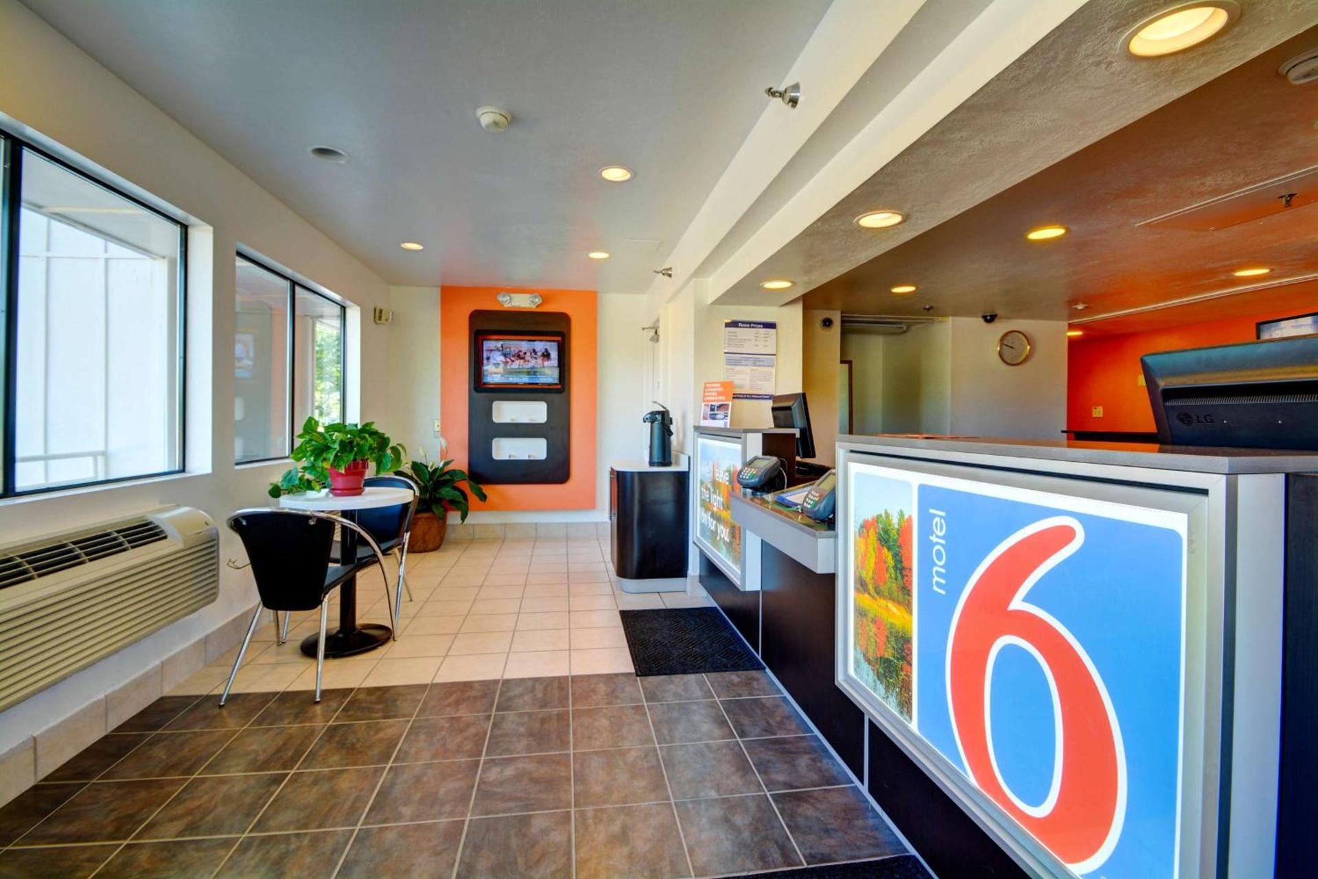 Motel 6-Windsor Locks, CT - Hartford photo 24