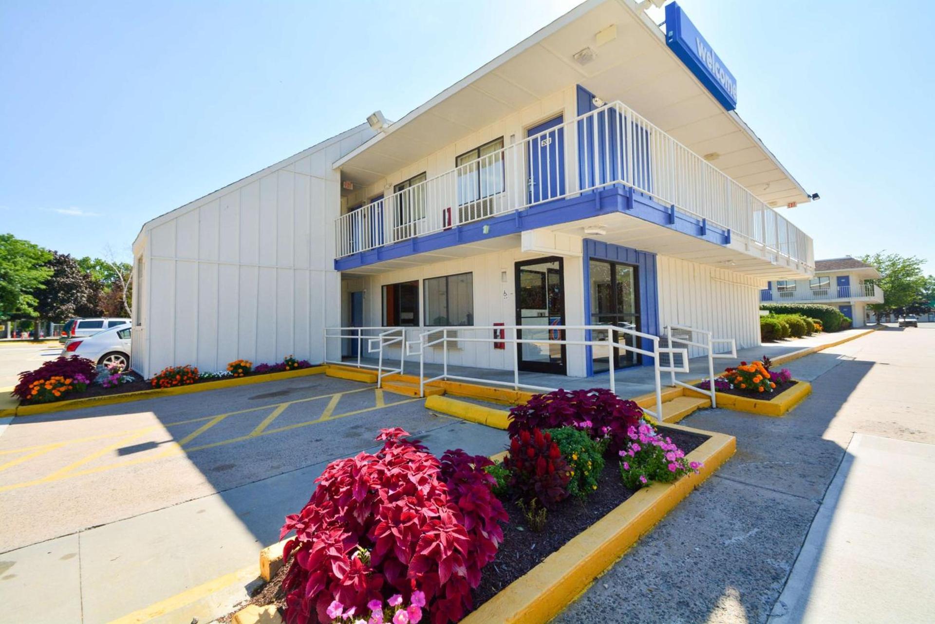 Motel 6-Windsor Locks, CT - Hartford photo 2