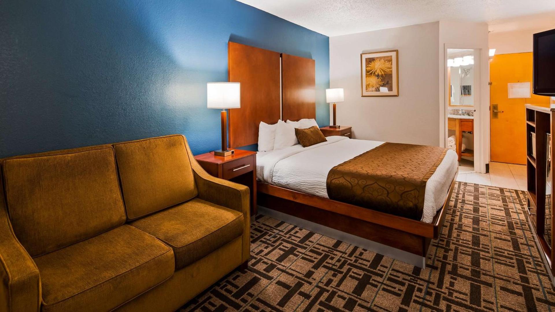 Best Western Plus Richmond photo 17