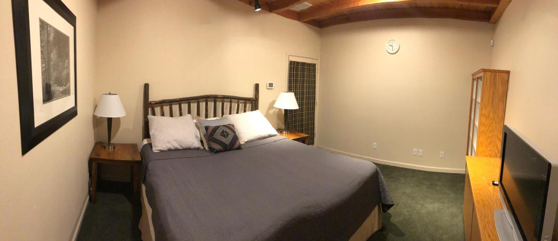 Yosemite View Lodge photo 76