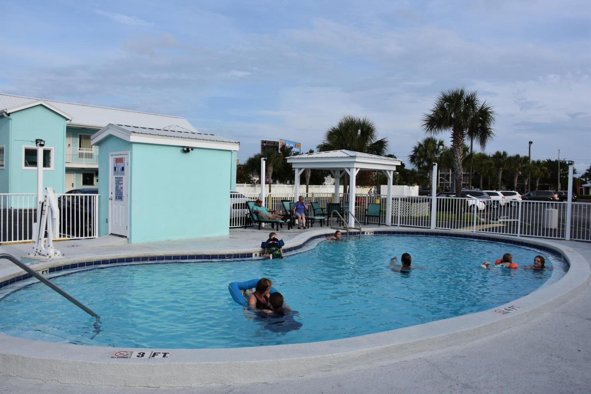 Destin Inn & Suites photo 18
