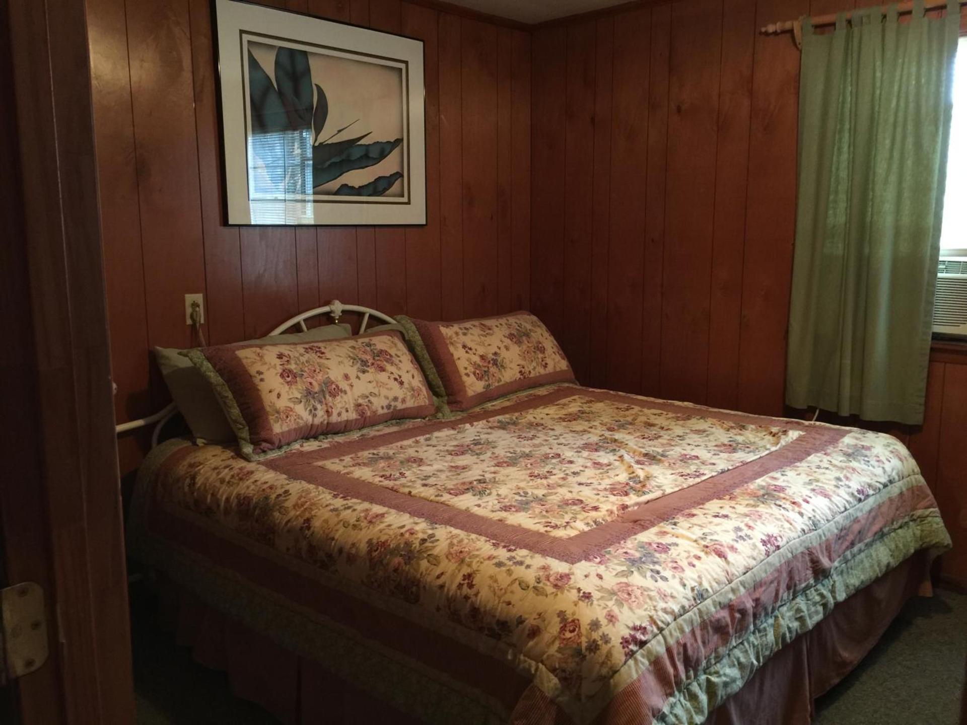 Phillips Historic Motel & Cottages photo 60