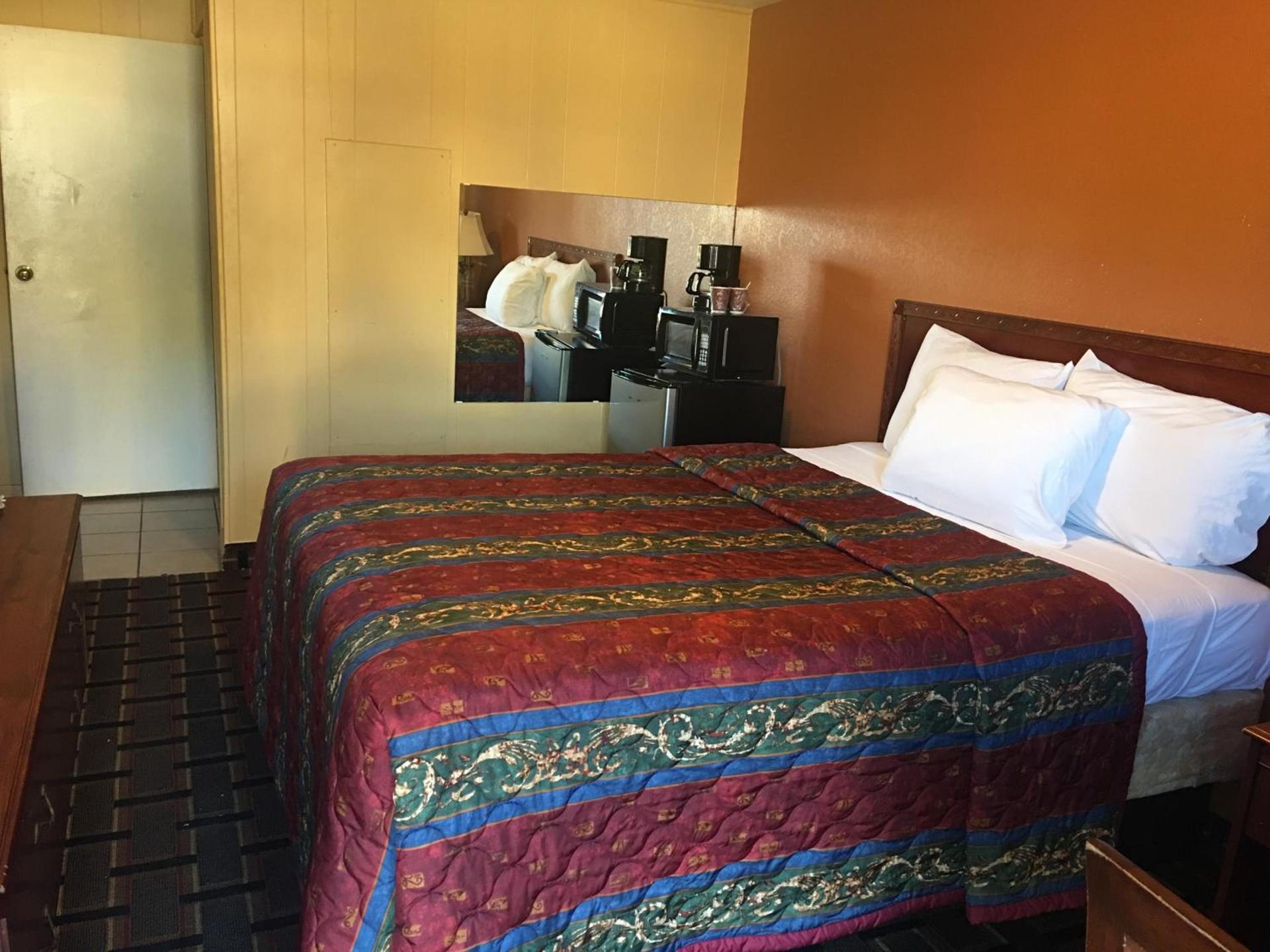 Royal Inn photo 13
