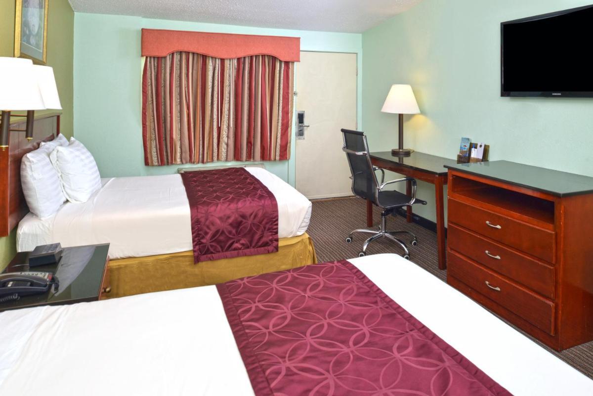 Americas Best Value Inn Smithtown/Long Island photo 12