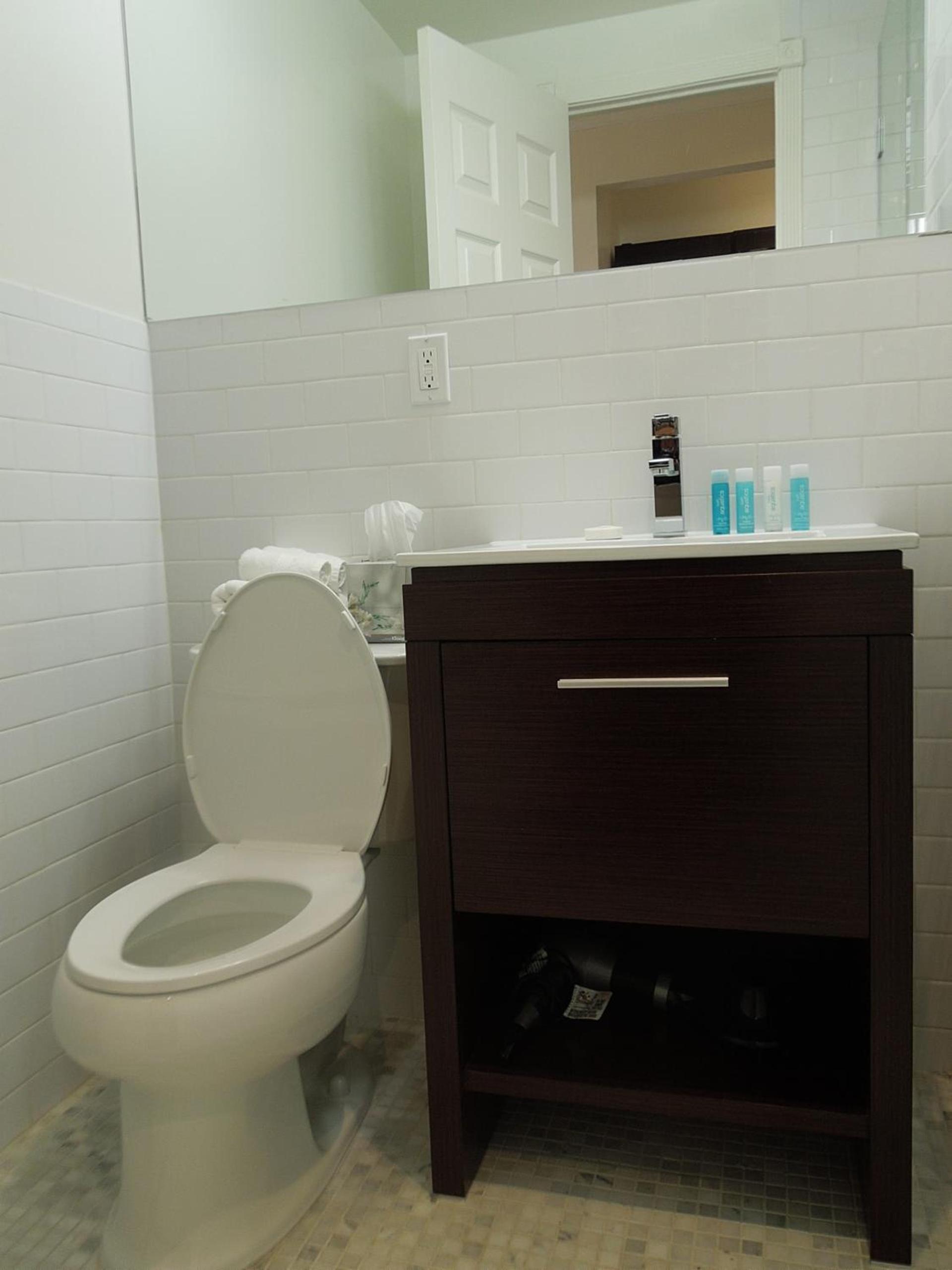 East Village Hotel photo 24