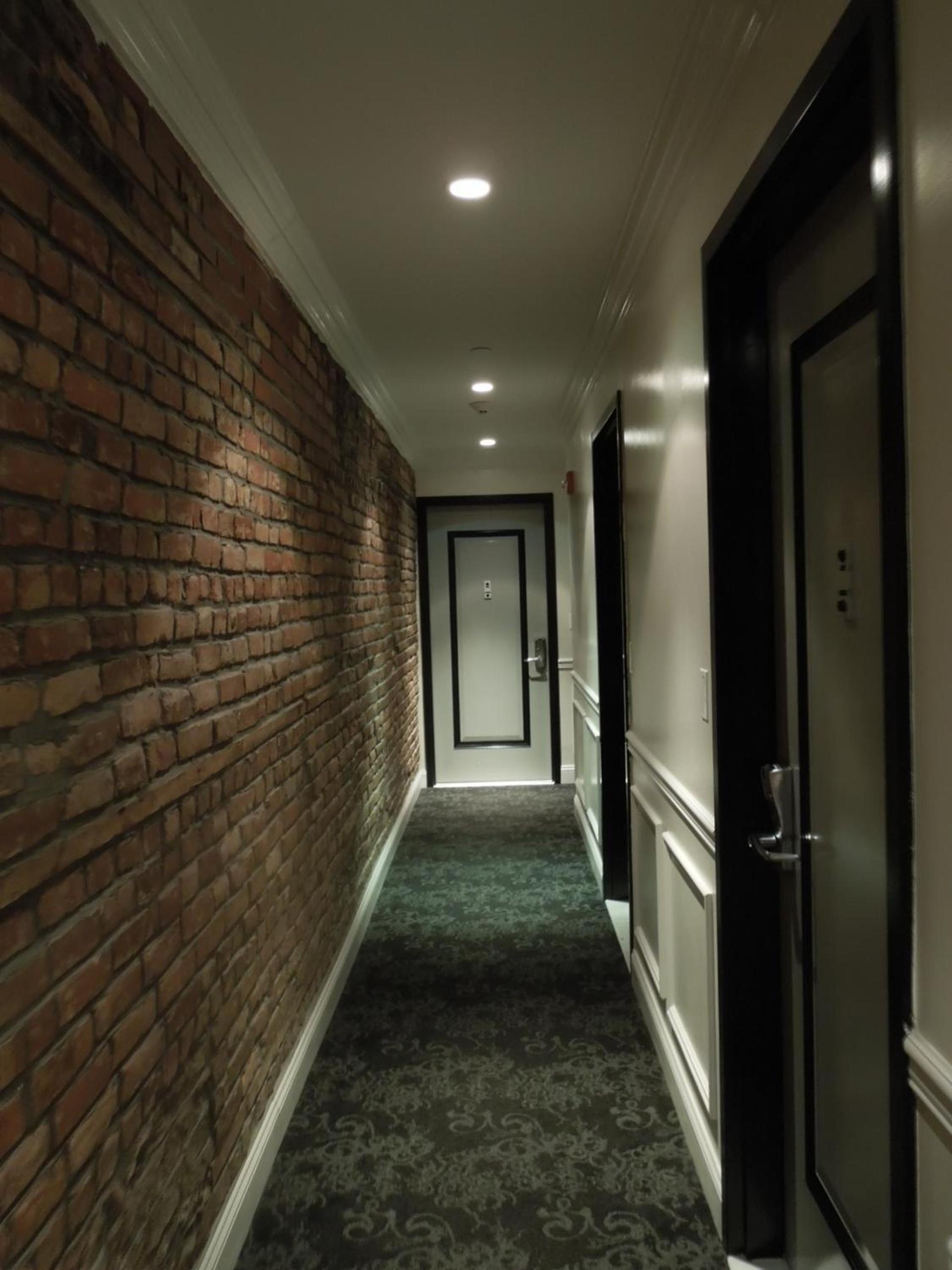East Village Hotel photo 25