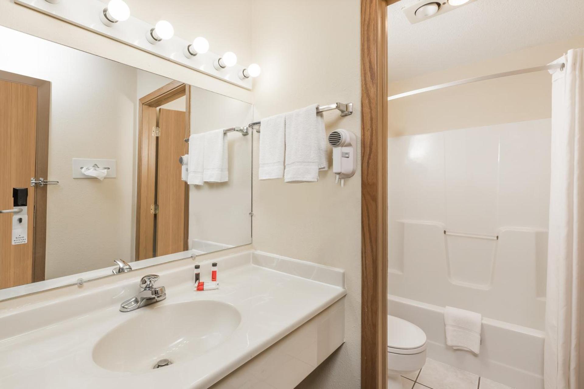 Days Inn by Wyndham Atlantic photo 19