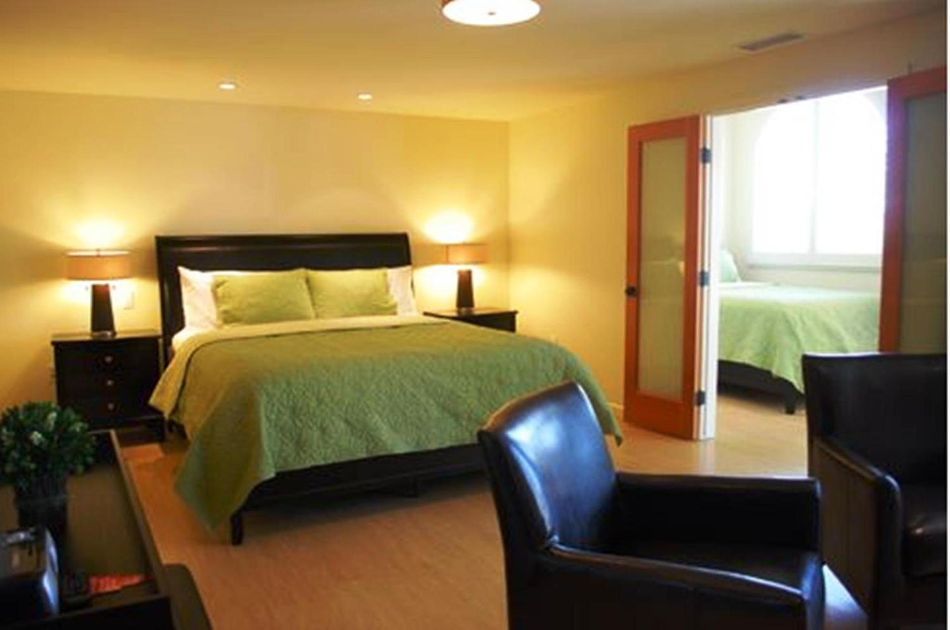 Bella Capri Inn and Suites photo 8