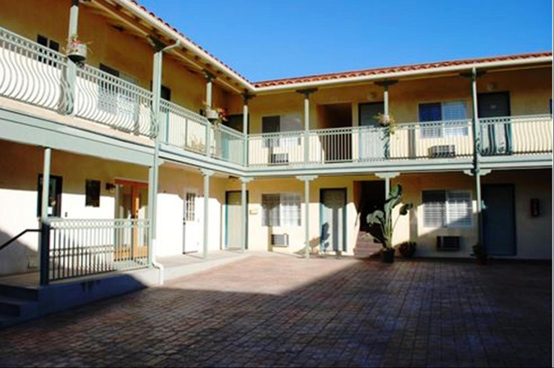 Bella Capri Inn and Suites photo 34