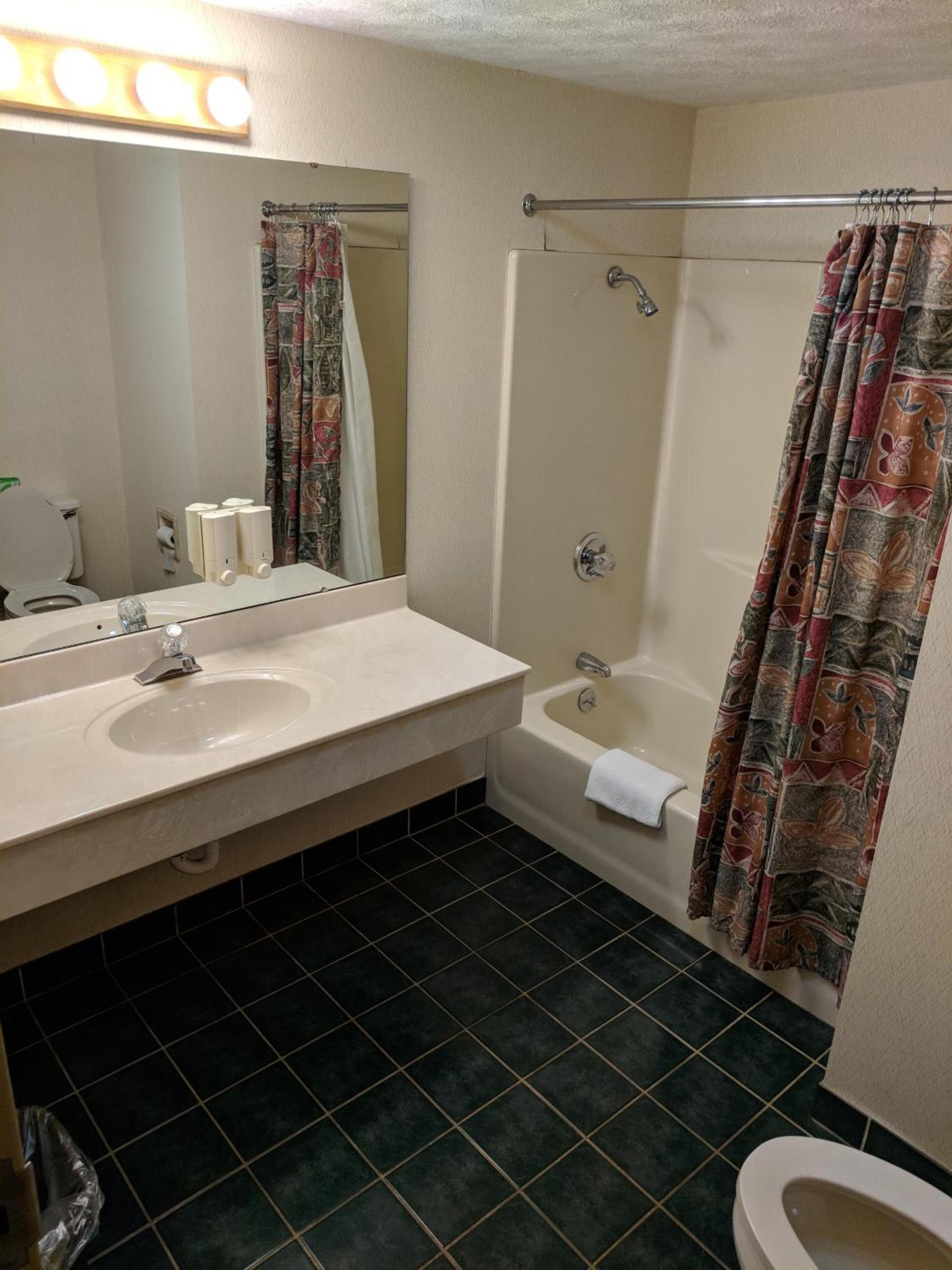 South Shore Inn photo 13