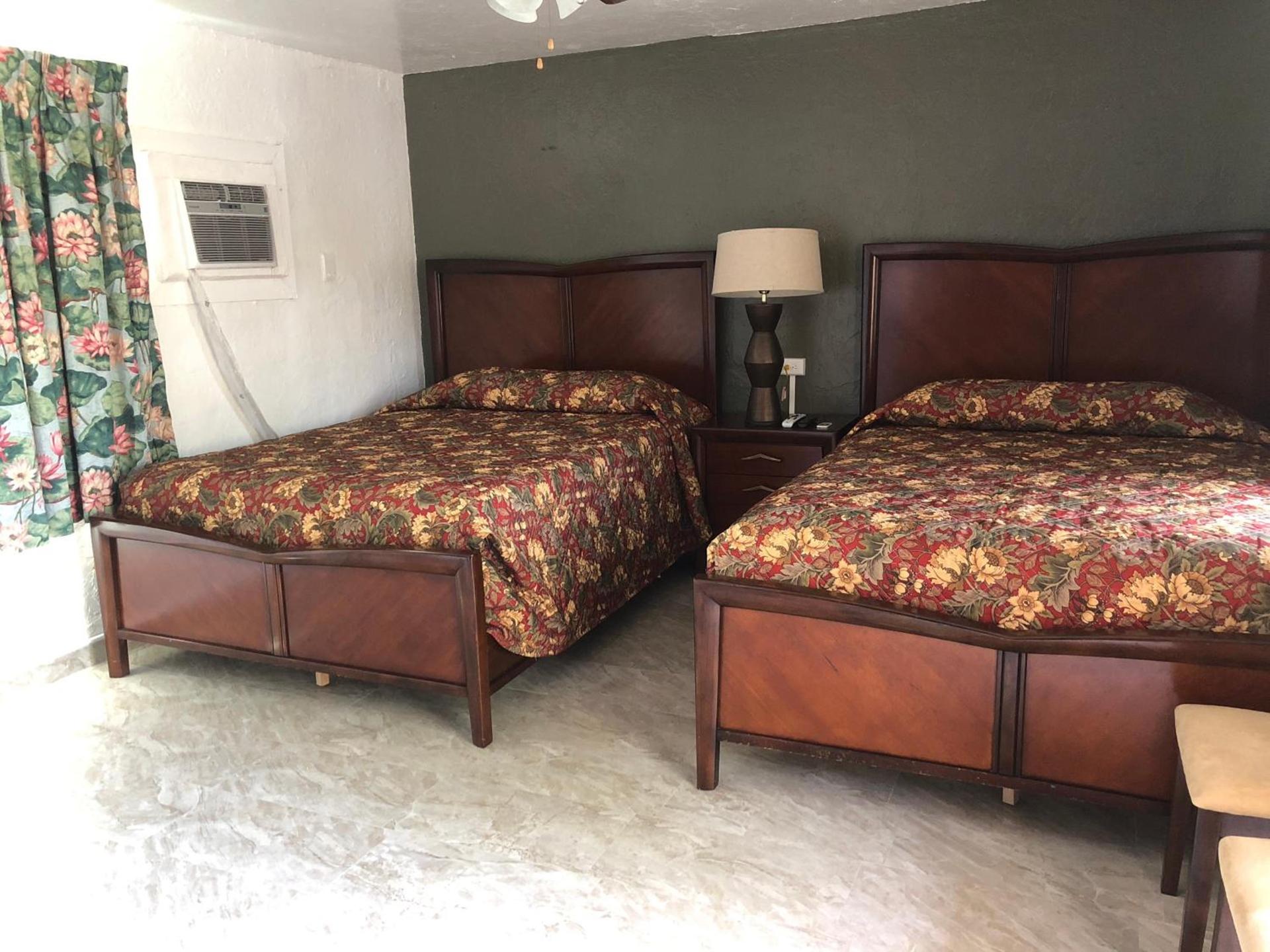 Glades Motel - Naples photo 45