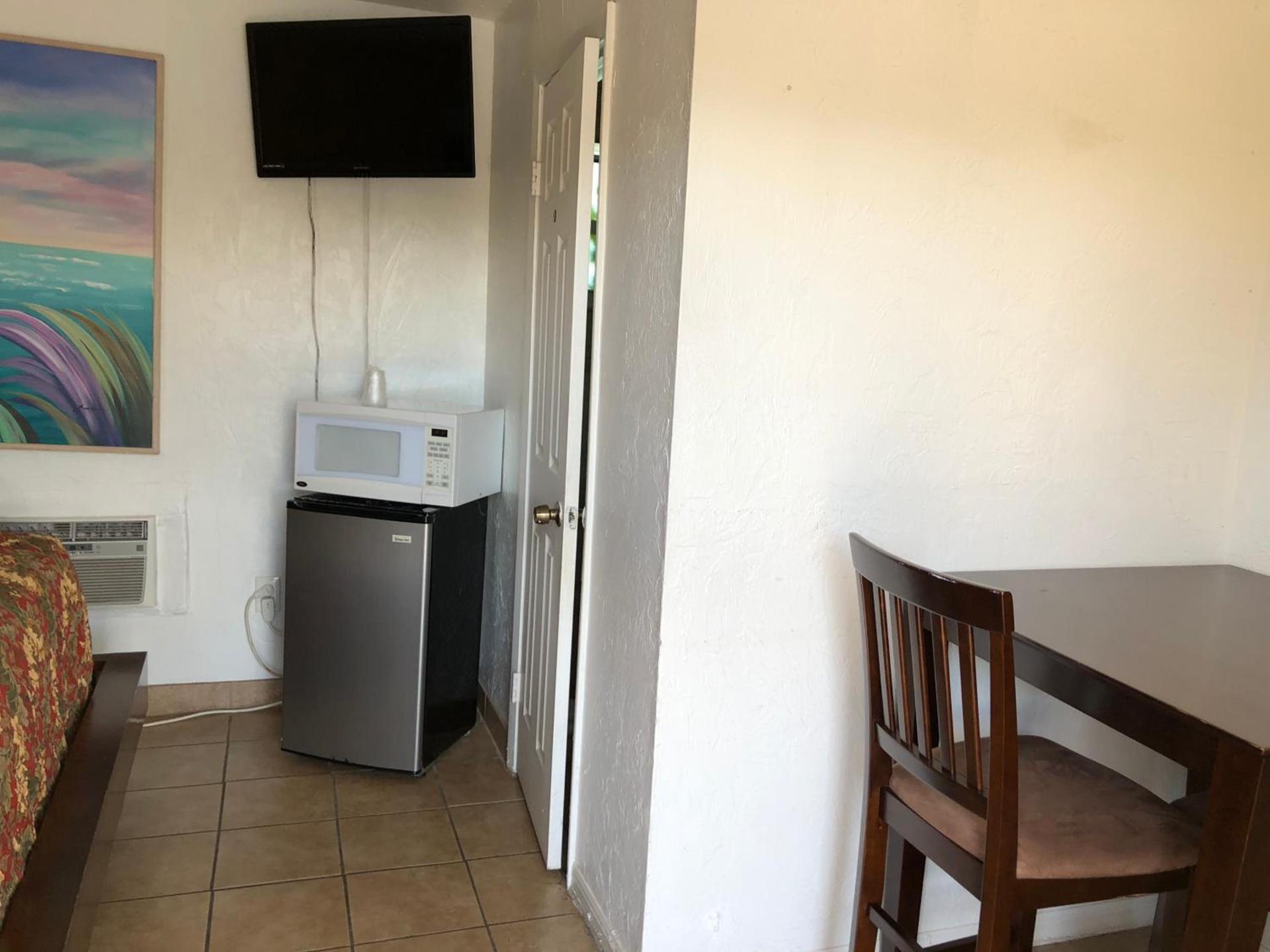 Glades Motel - Naples photo 27