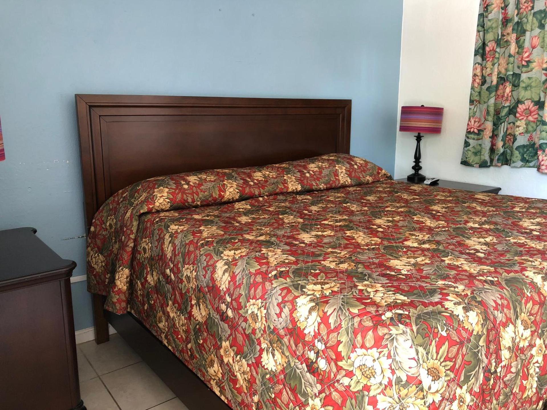 Glades Motel - Naples photo 33