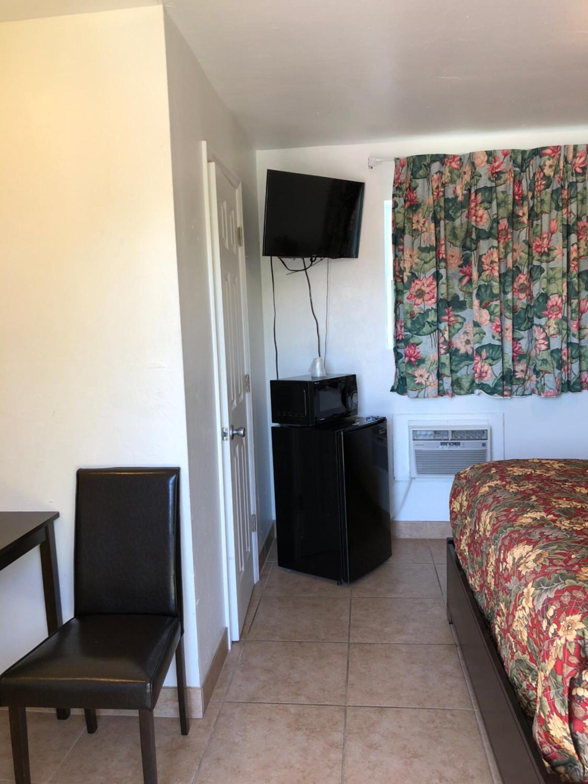 Glades Motel - Naples photo 21