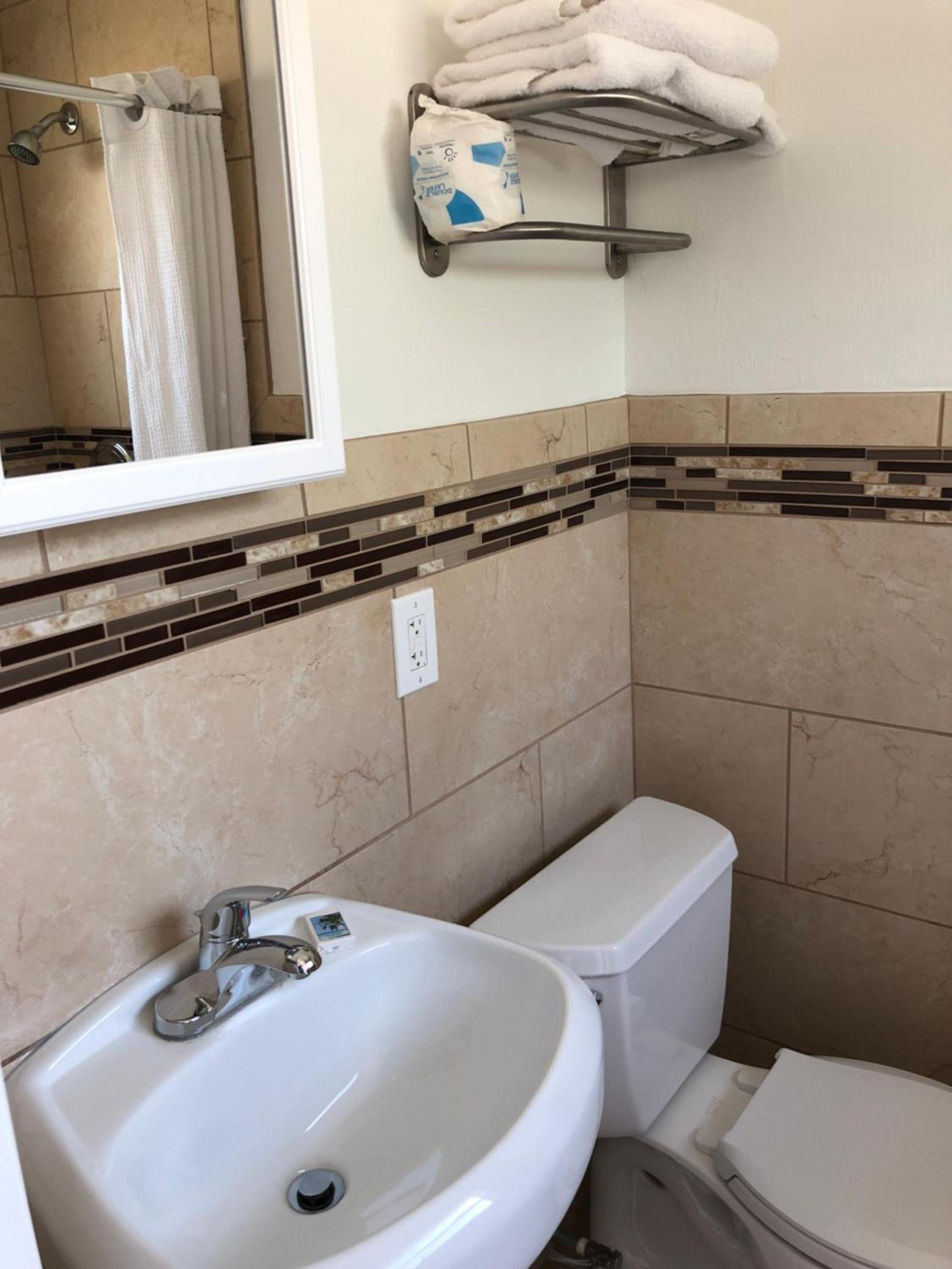 Glades Motel - Naples photo 46