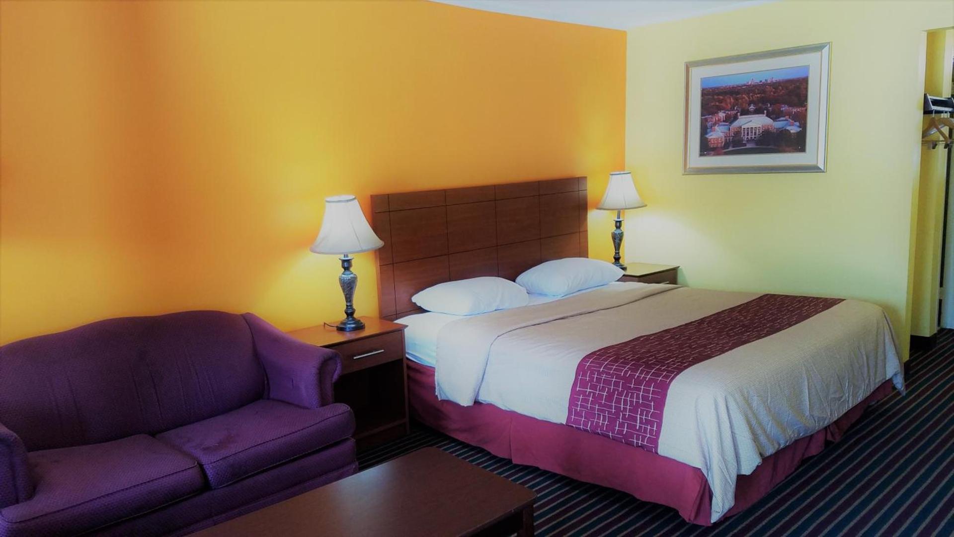 Roadway Inn Troy photo 11