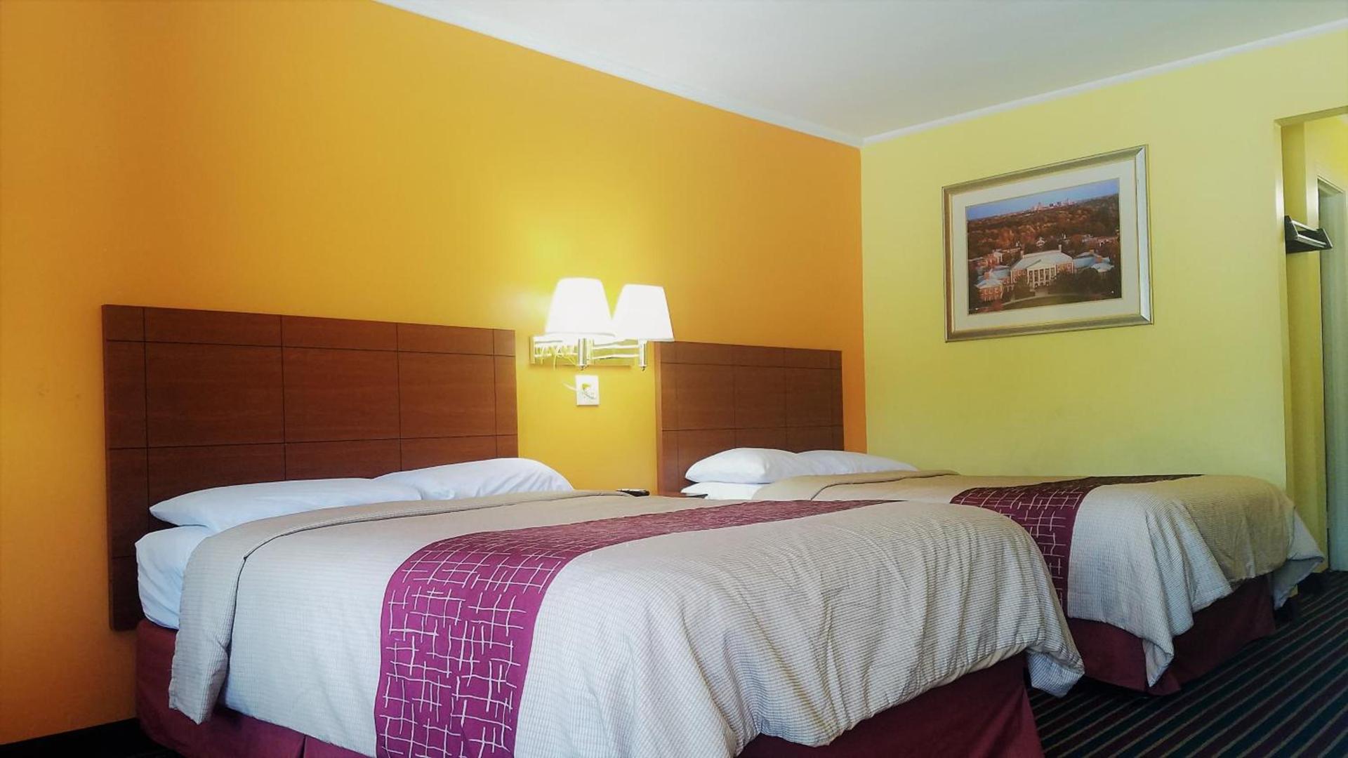 Roadway Inn Troy photo 9