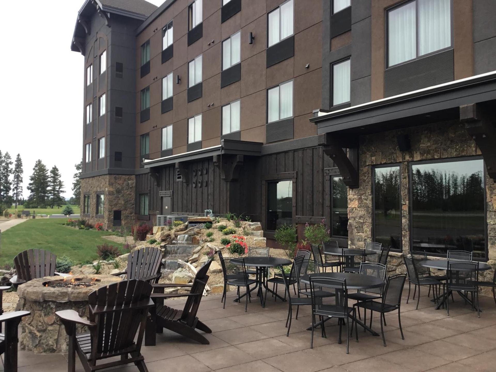 Glacier International Lodge photo 32