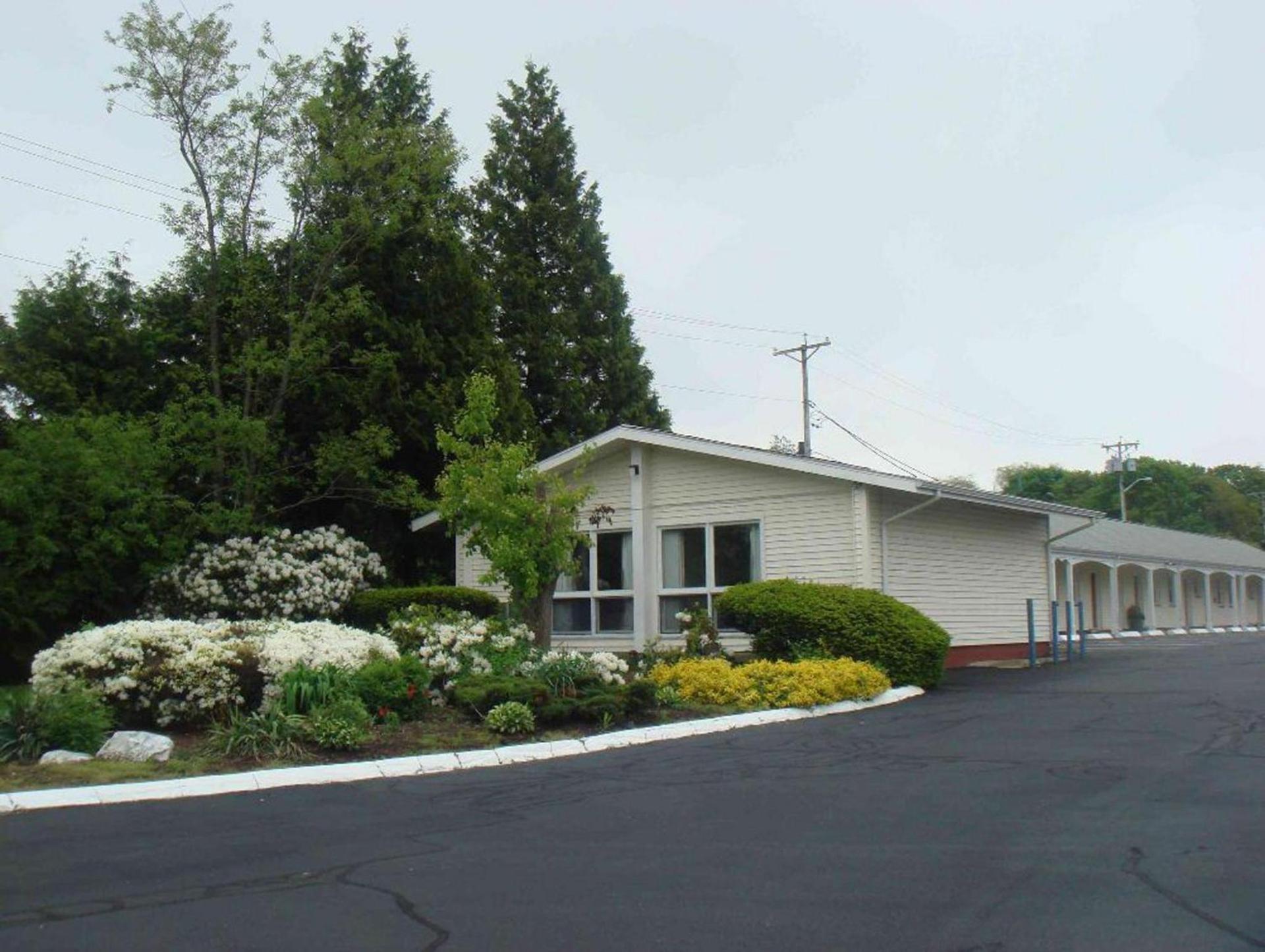 Harbor Base Inn photo 12