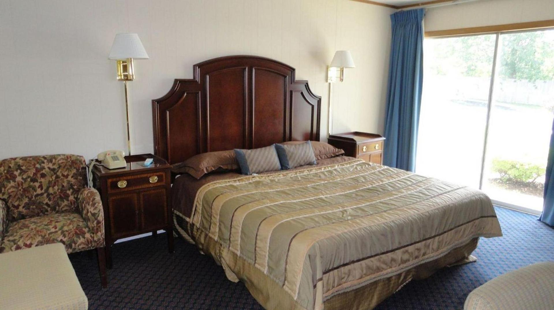 Harbor Base Inn photo 11
