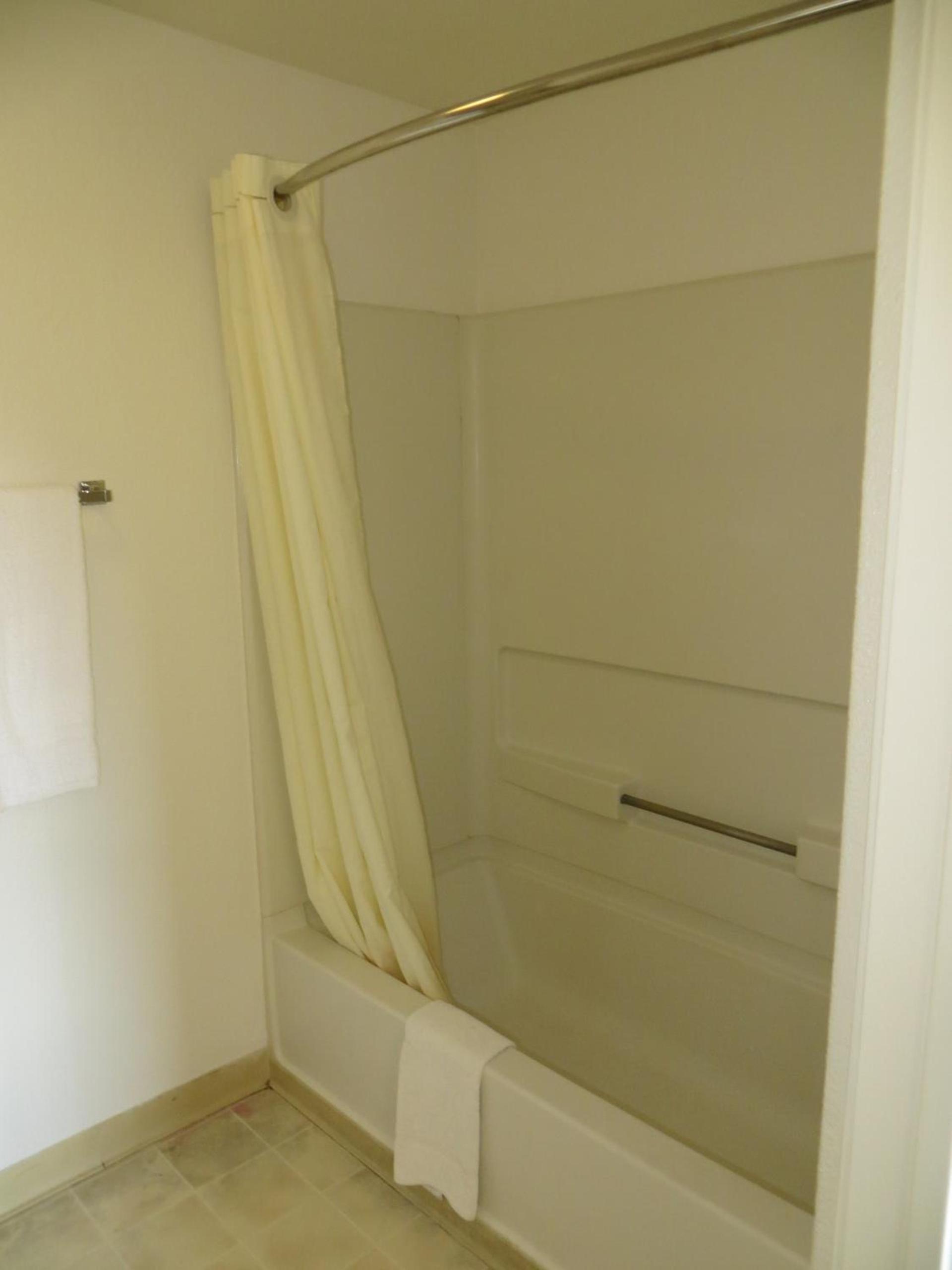 Beachview Inn photo 12