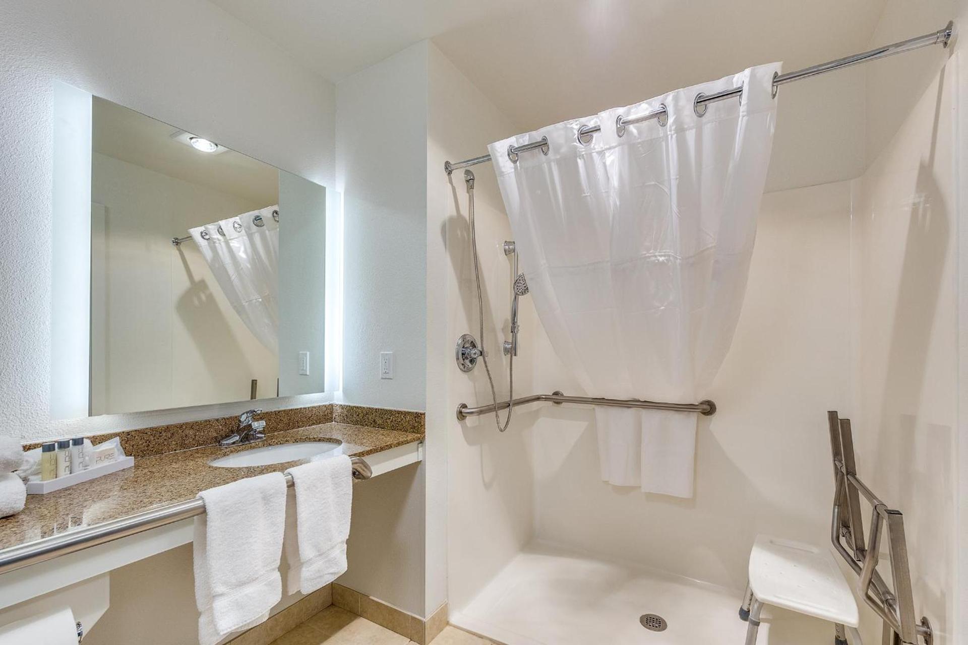 Marshall Suites Bainbridge Island, SureStay Collection by BW photo 18