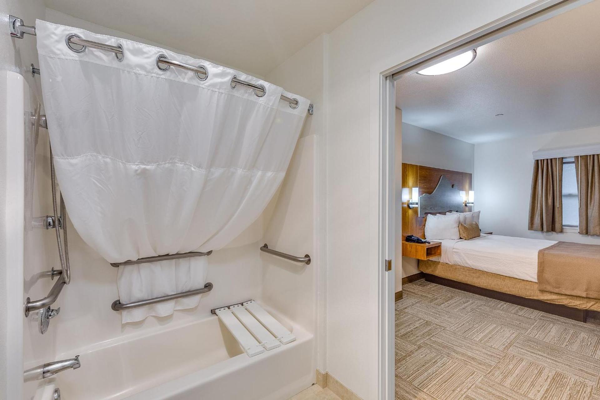 Marshall Suites Bainbridge Island, SureStay Collection by BW photo 48
