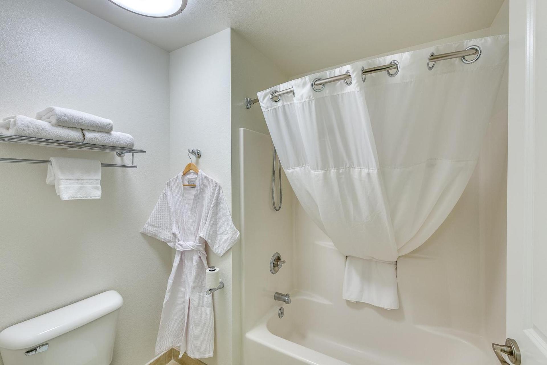 Marshall Suites Bainbridge Island, SureStay Collection by BW photo 26