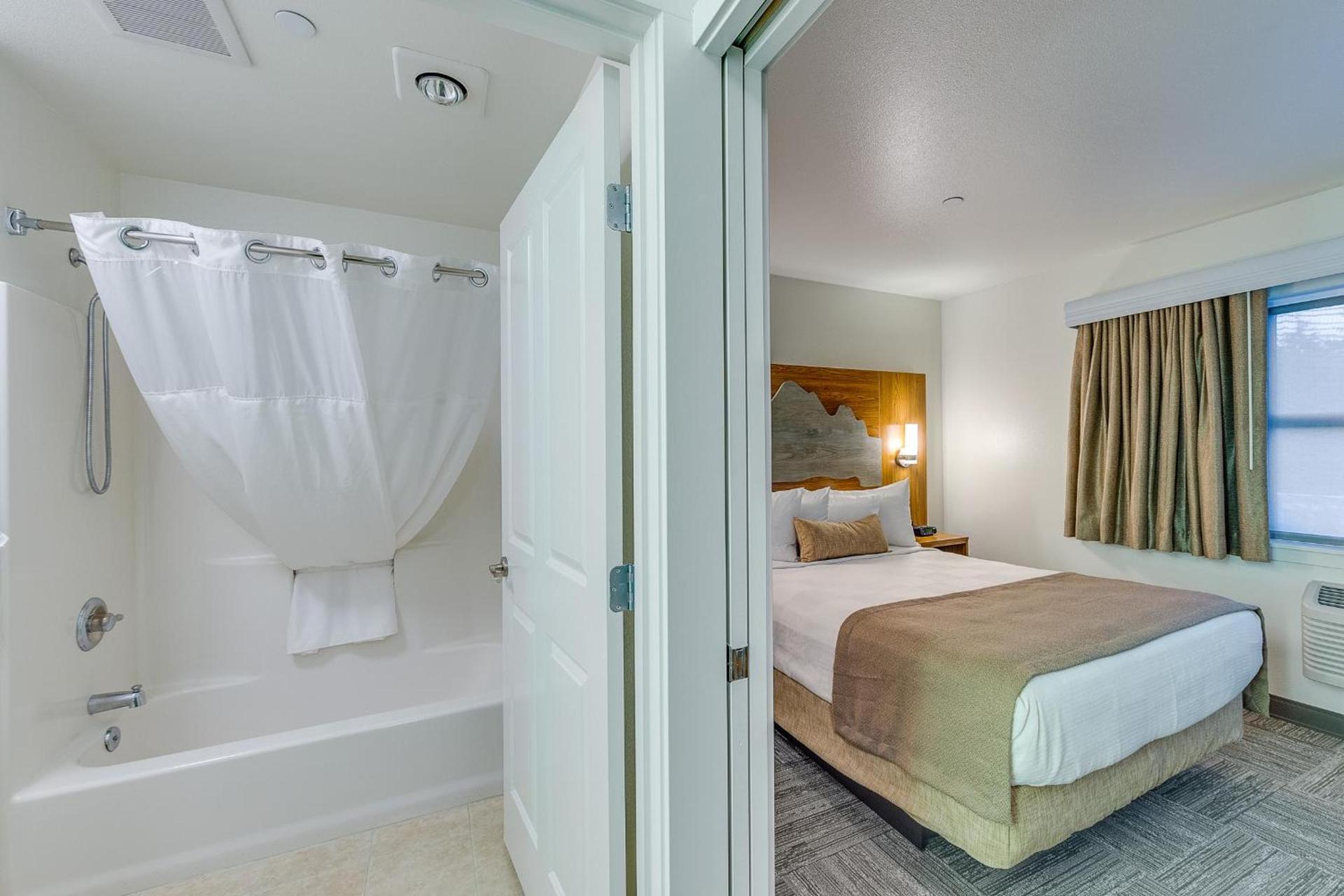 Marshall Suites Bainbridge Island, SureStay Collection by BW photo 40