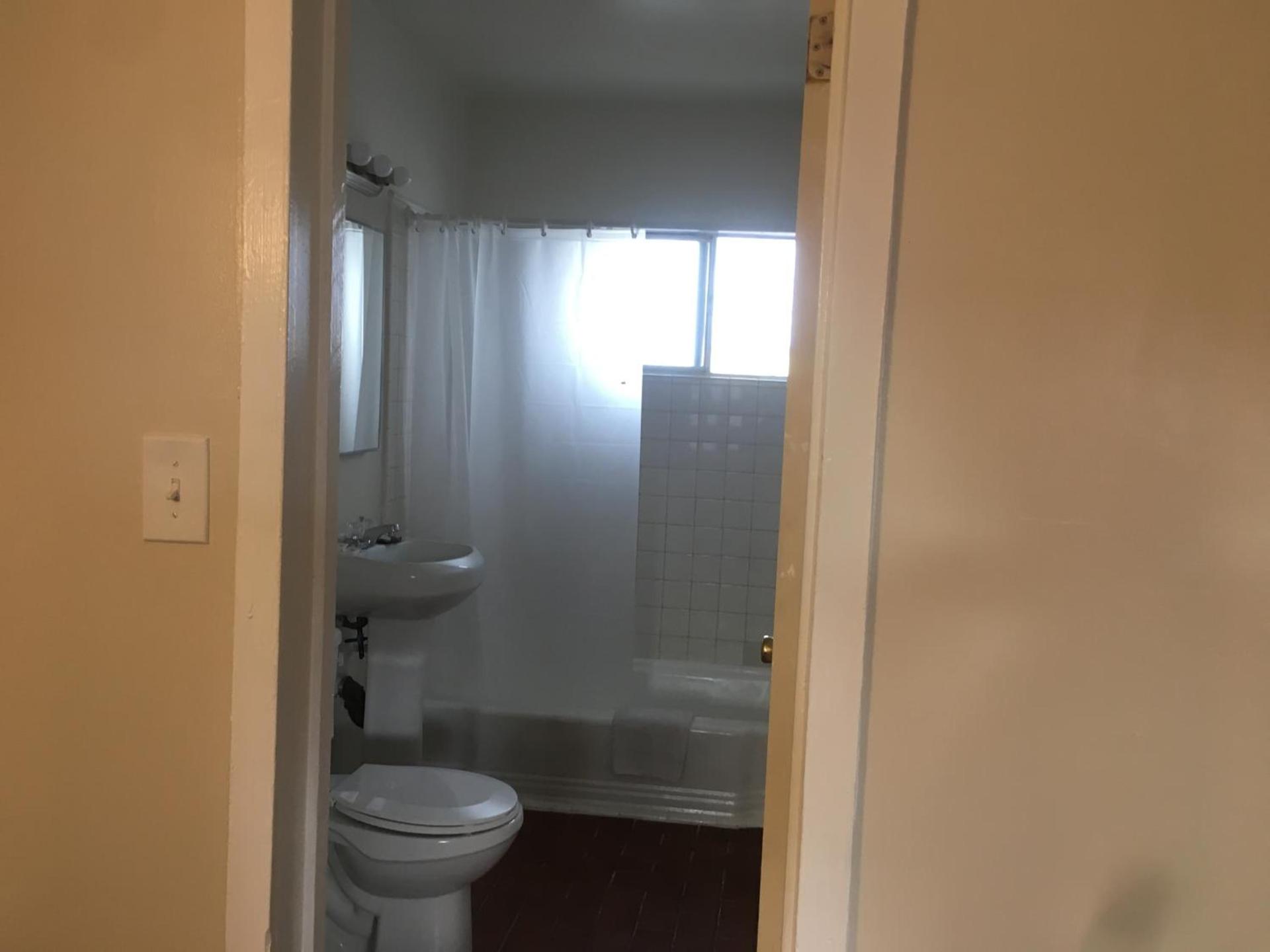Encore Inn Inglewood photo 68