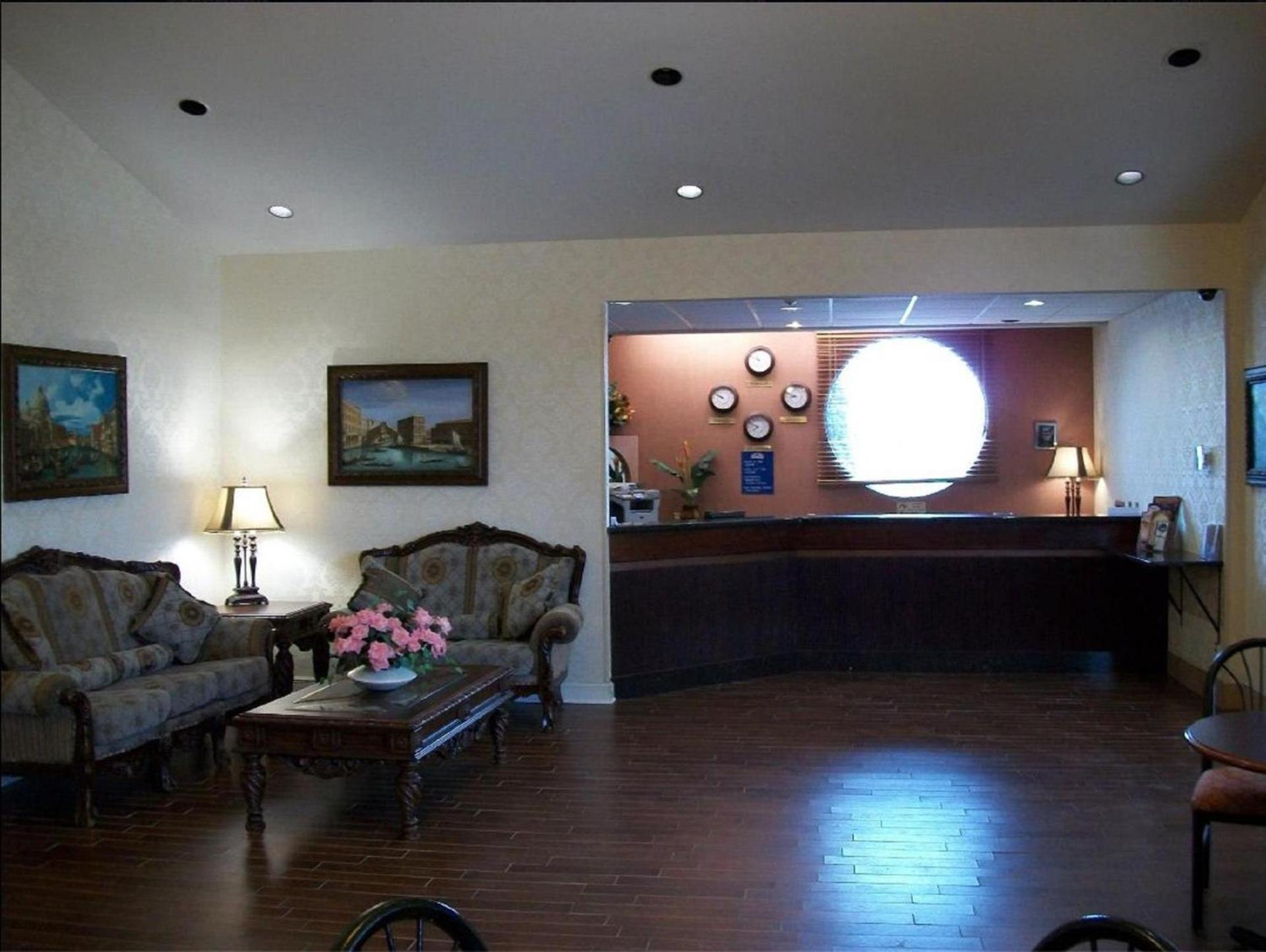 Americas Best Value Inn Romulus/Detroit Airport photo 19