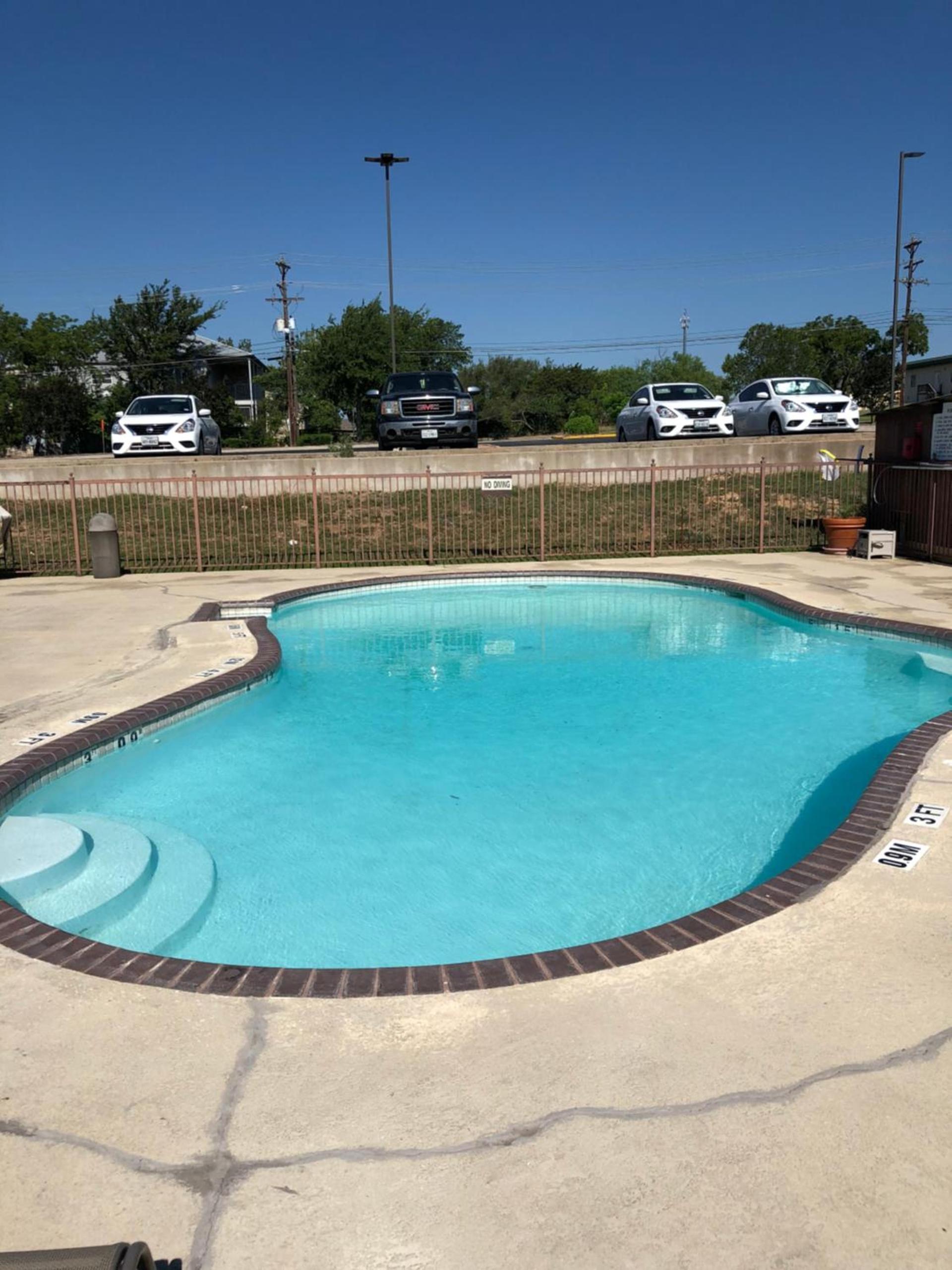 Windcrest Inn and Suites photo 8