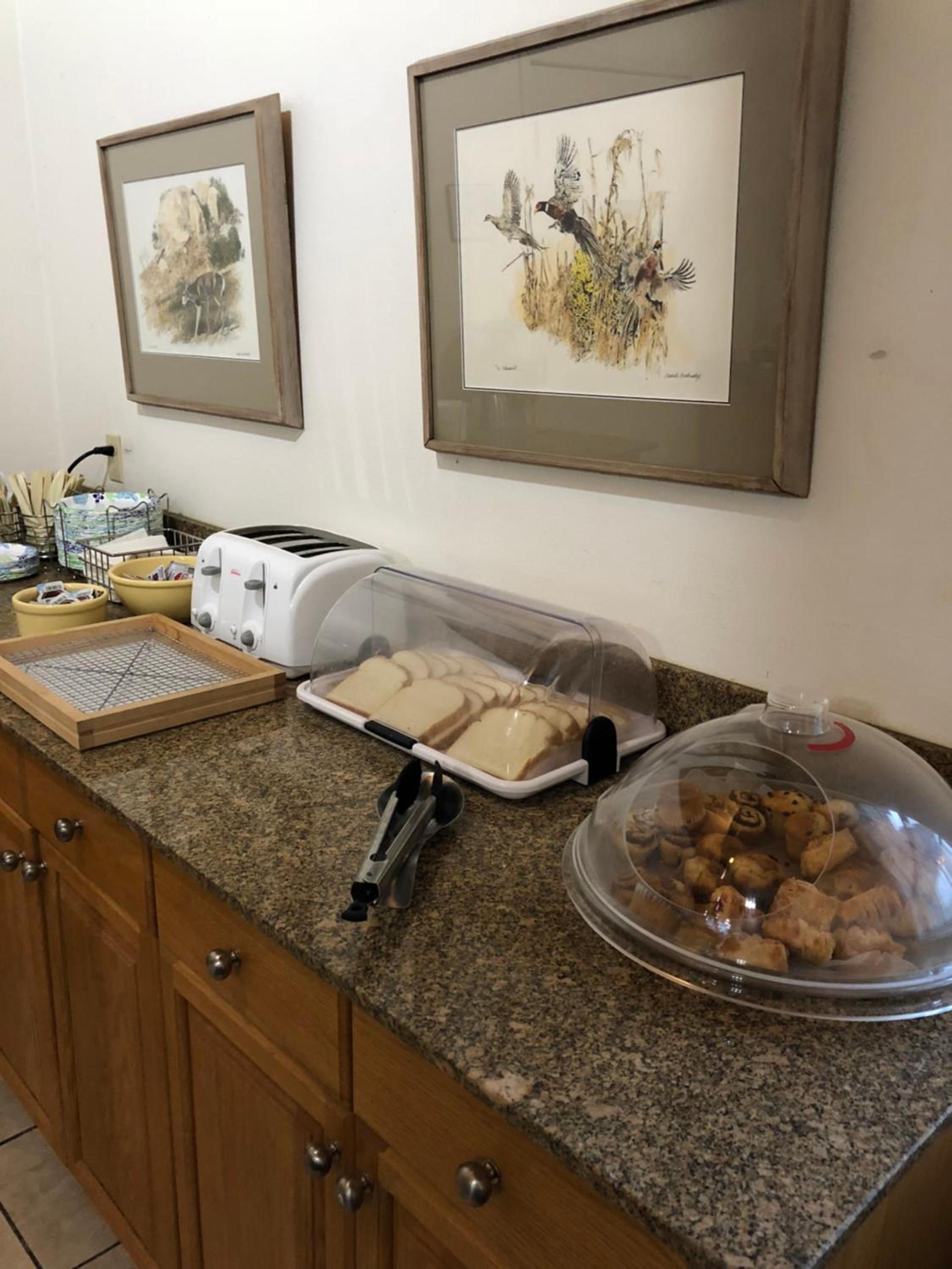 Windcrest Inn and Suites photo 83